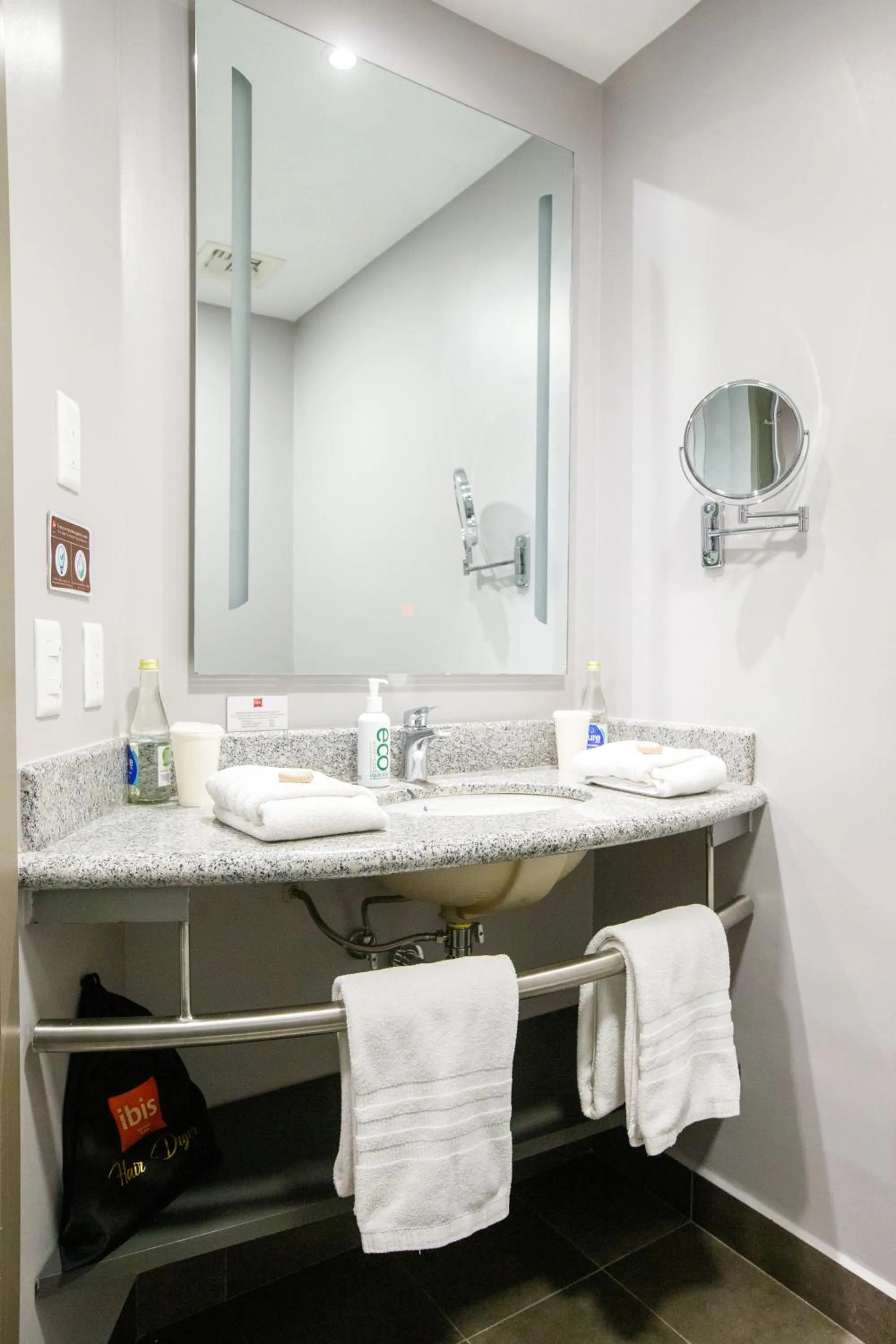 Property building in ibis Quito