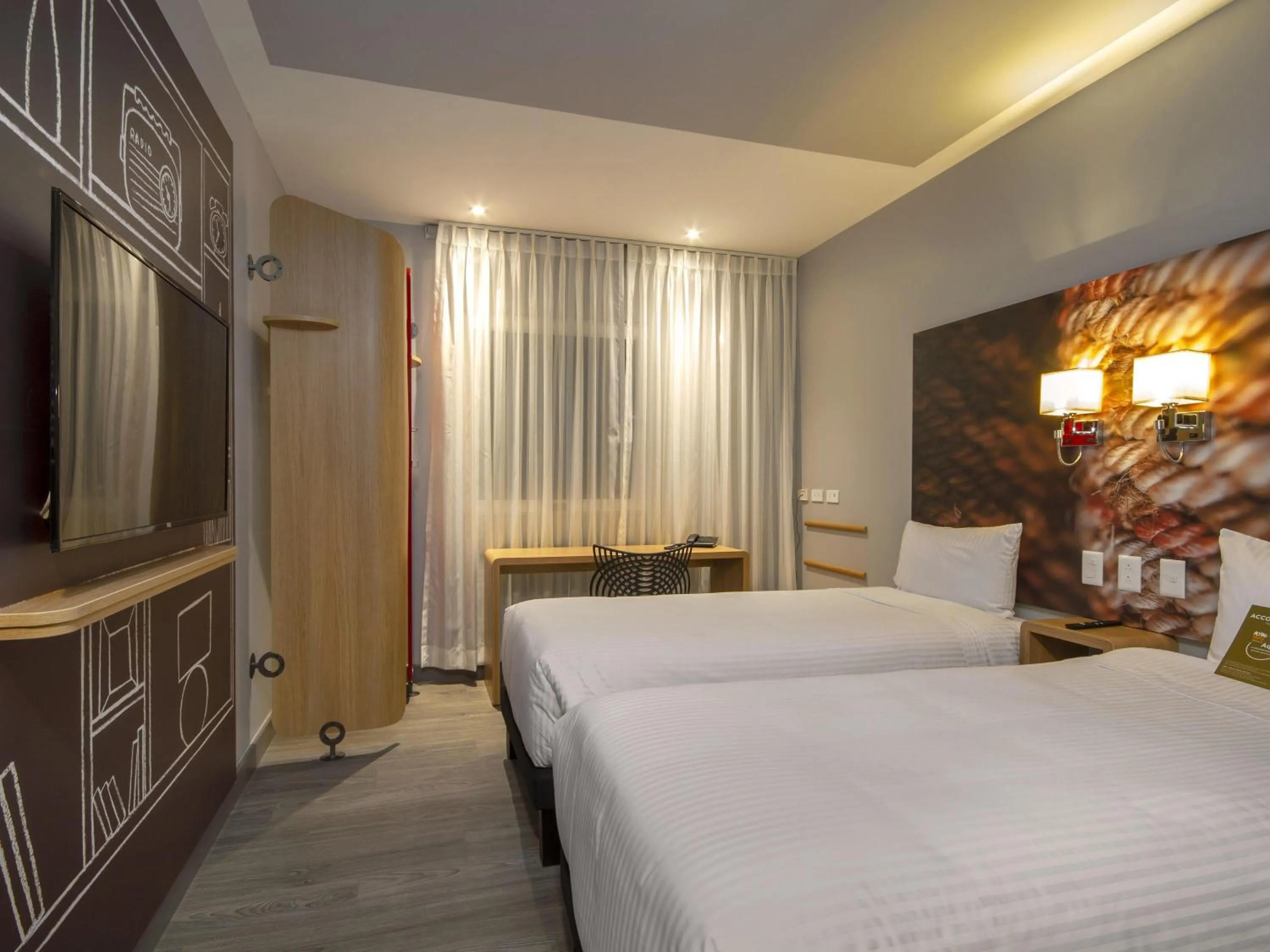 Bedroom, Bed in ibis Quito