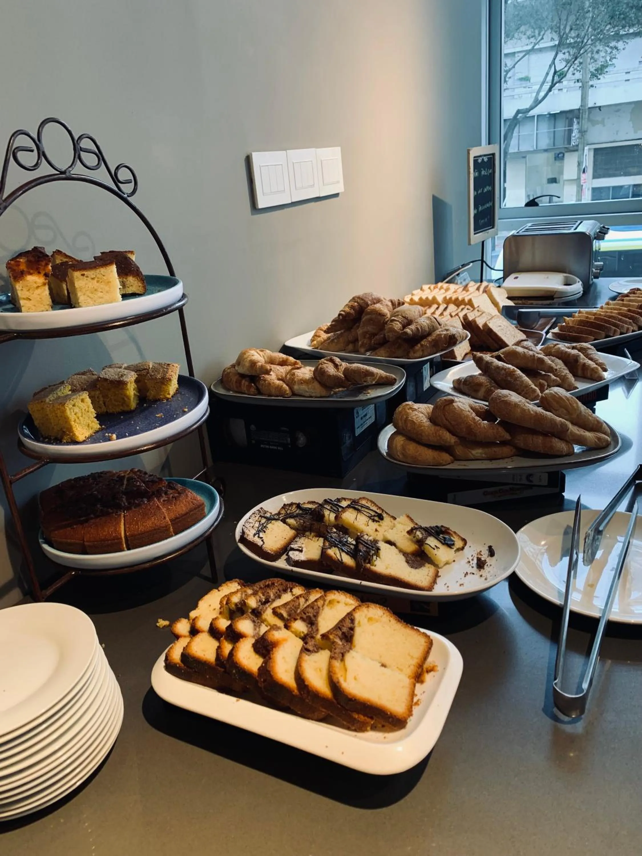 Breakfast in ibis Styles Montevideo Biarritz