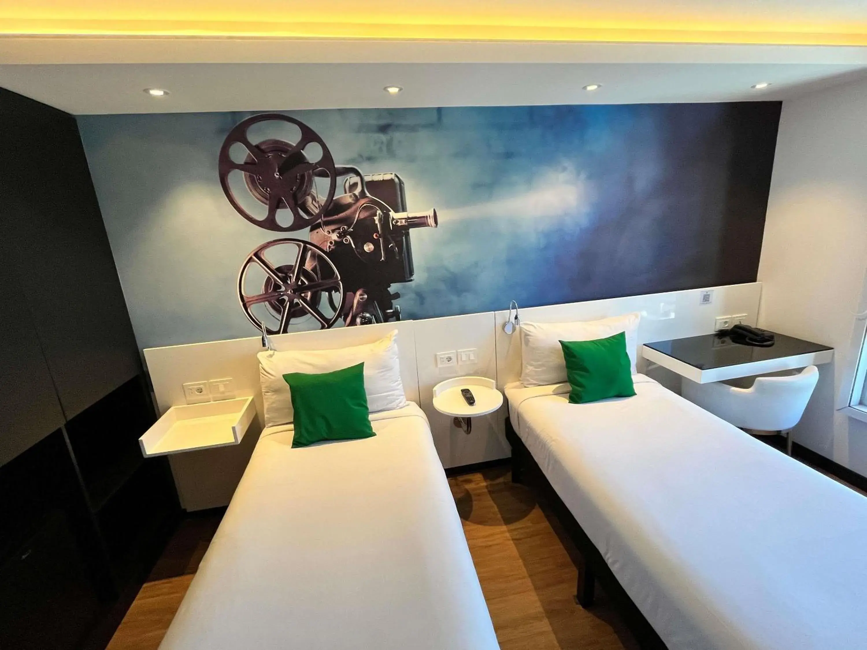 Standard Twin Room in ibis Styles Montevideo Biarritz Standard Twin Room in ibis Styles Montevideo Biarritz