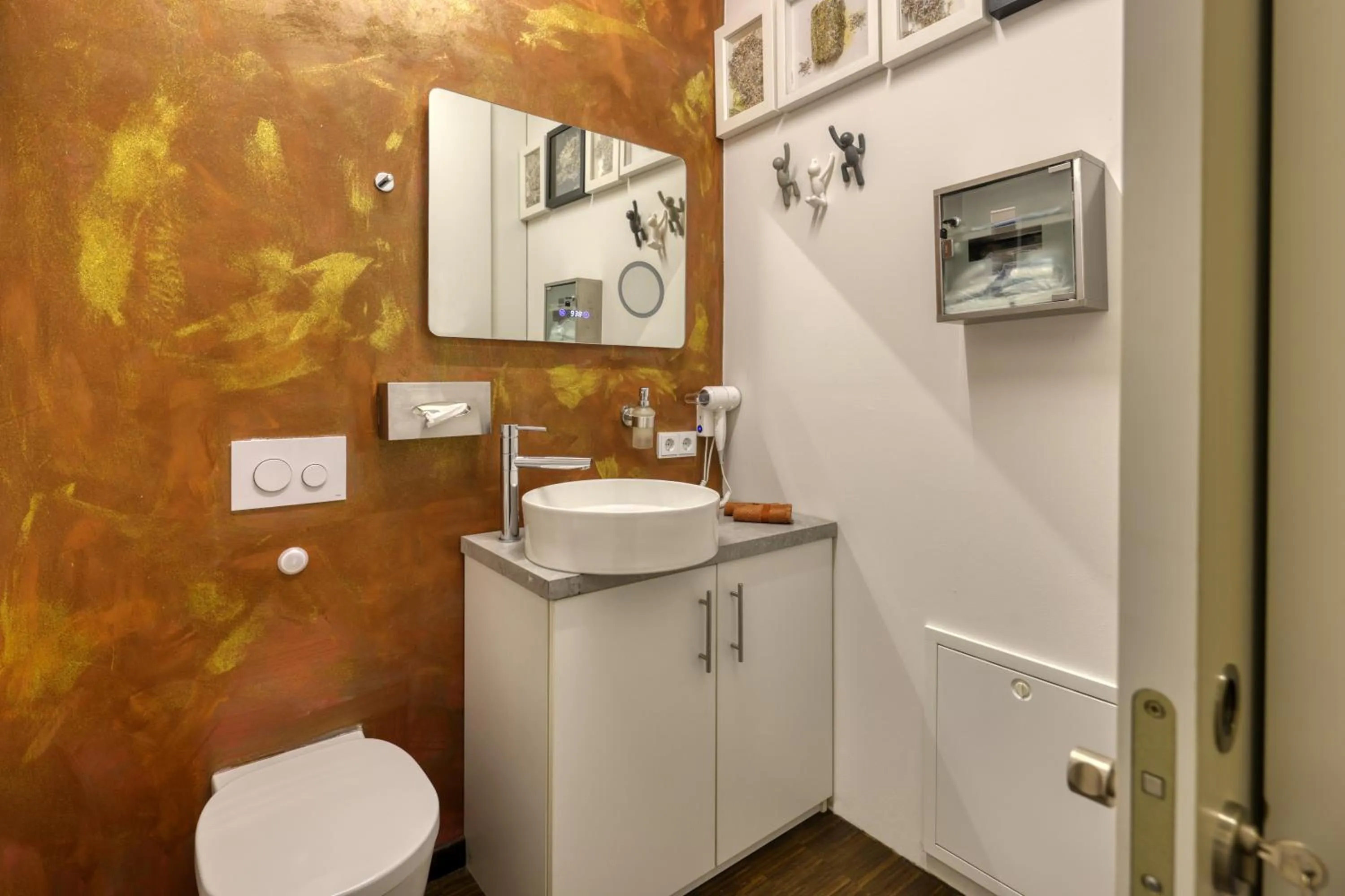 Toilet in AD1716 apARTments Marktheidenfeld