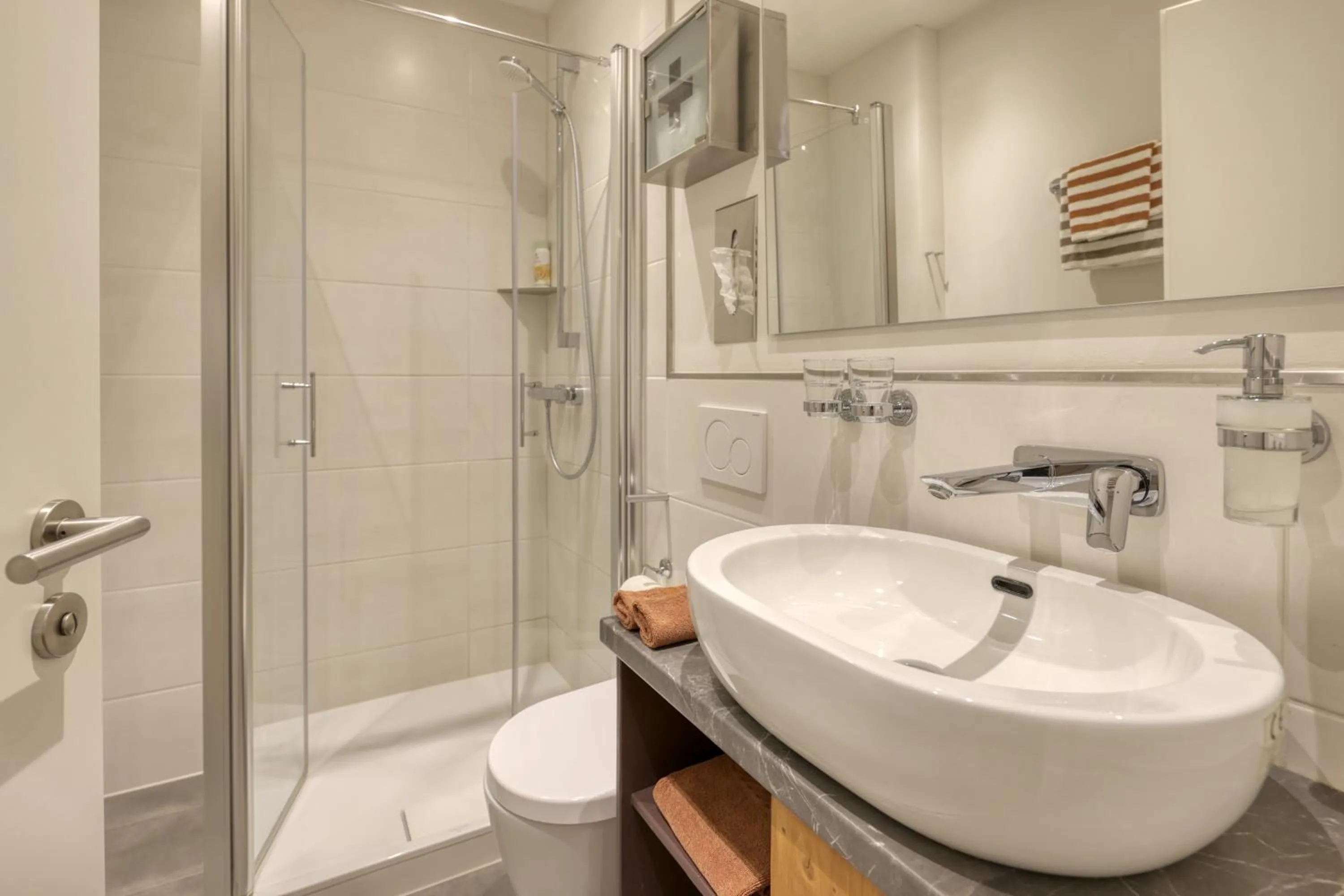 Shower in AD1716 apARTments Marktheidenfeld