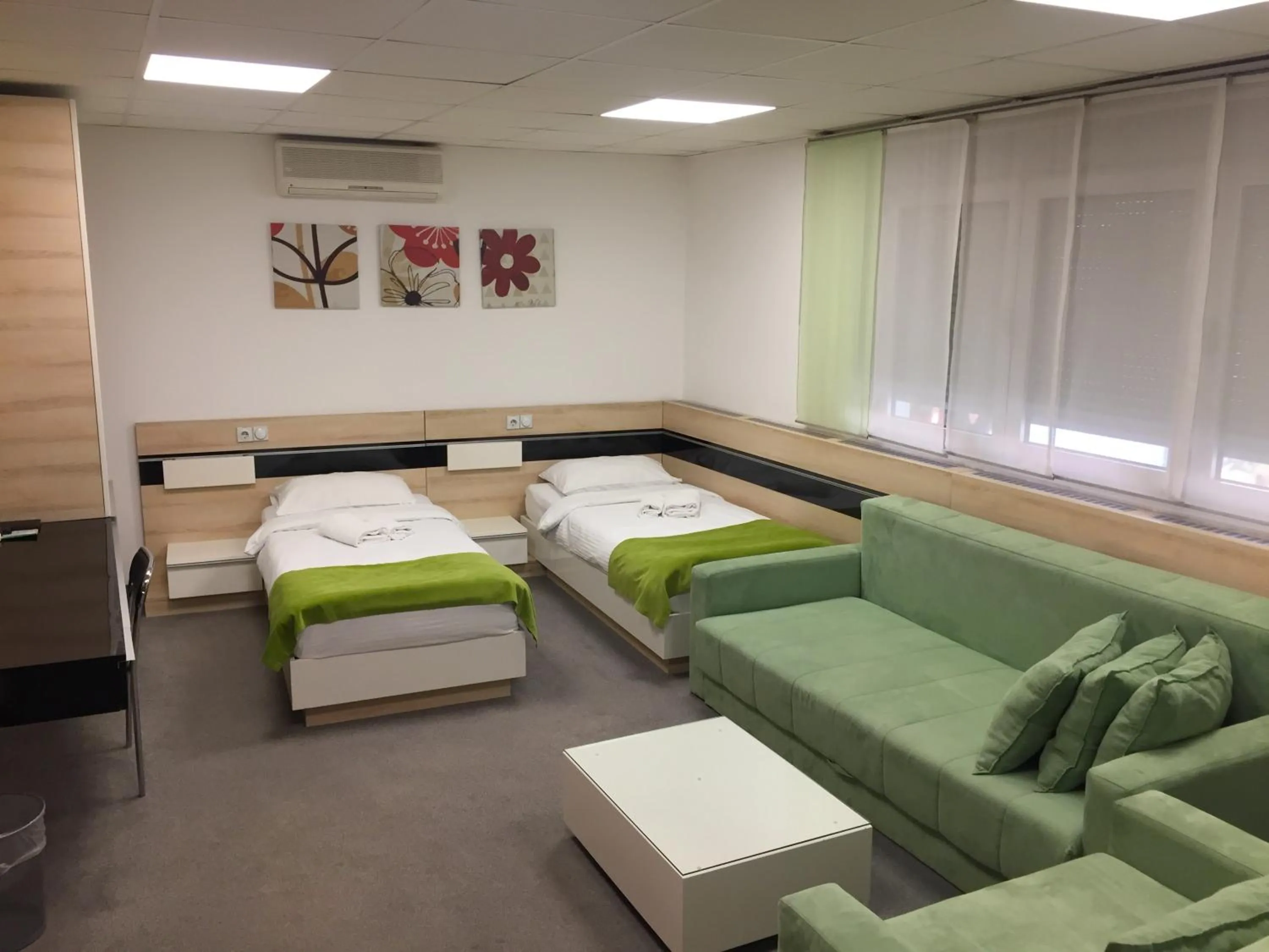 Bed in Garni Hotel Consul