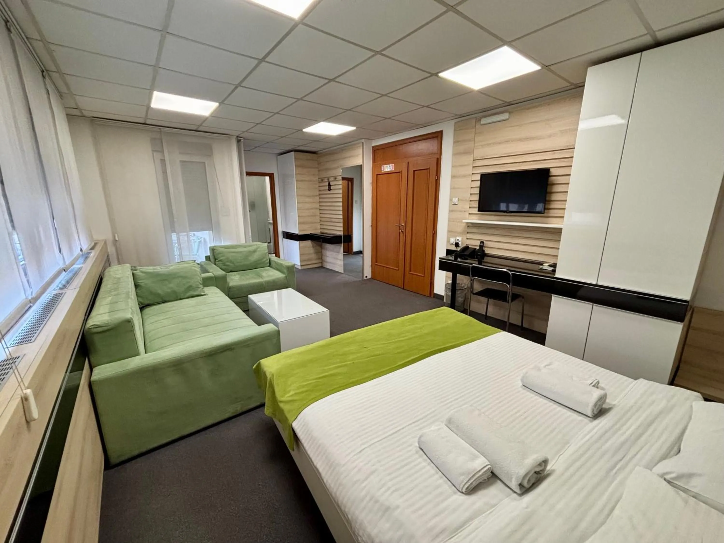 Bed in Garni Hotel Consul