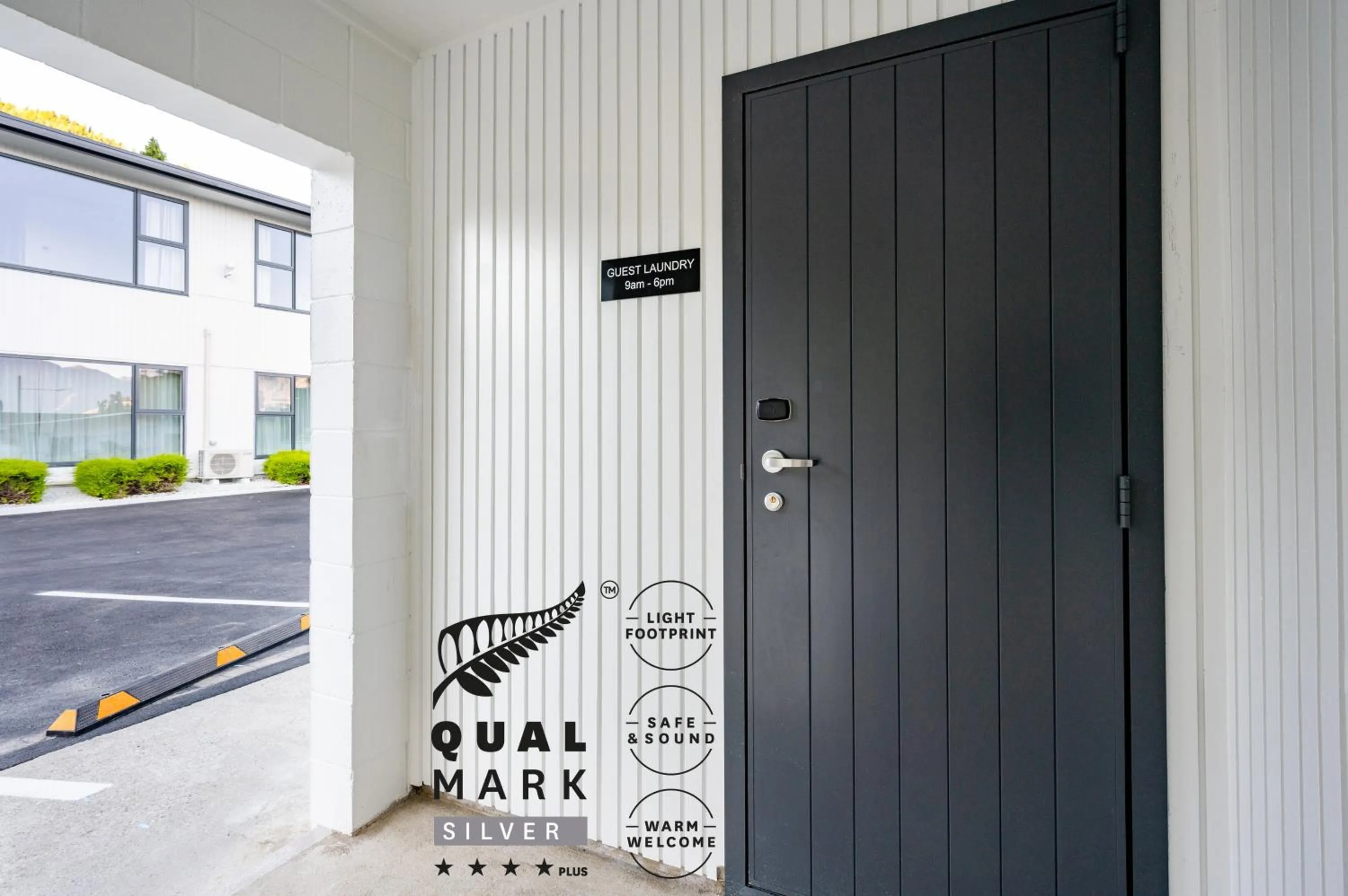 laundry in Luxe Suites & Apartments