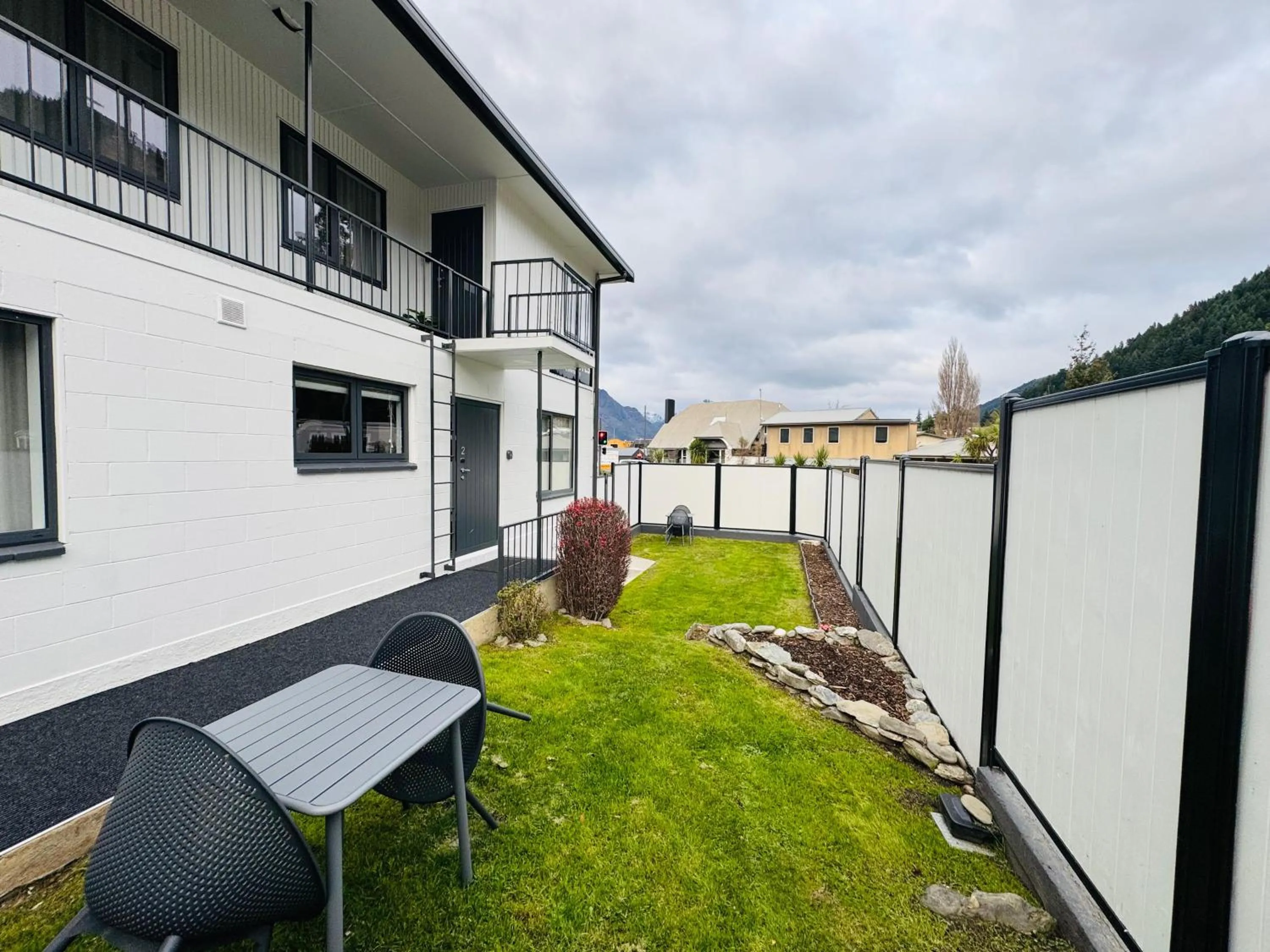 Garden in Luxe Suites & Apartments