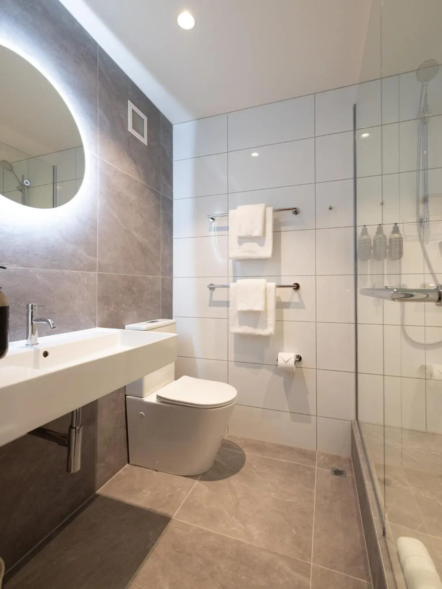 Superior Twin in Auckland Rose Park Hotel Superior Twin in Auckland Rose Park Hotel