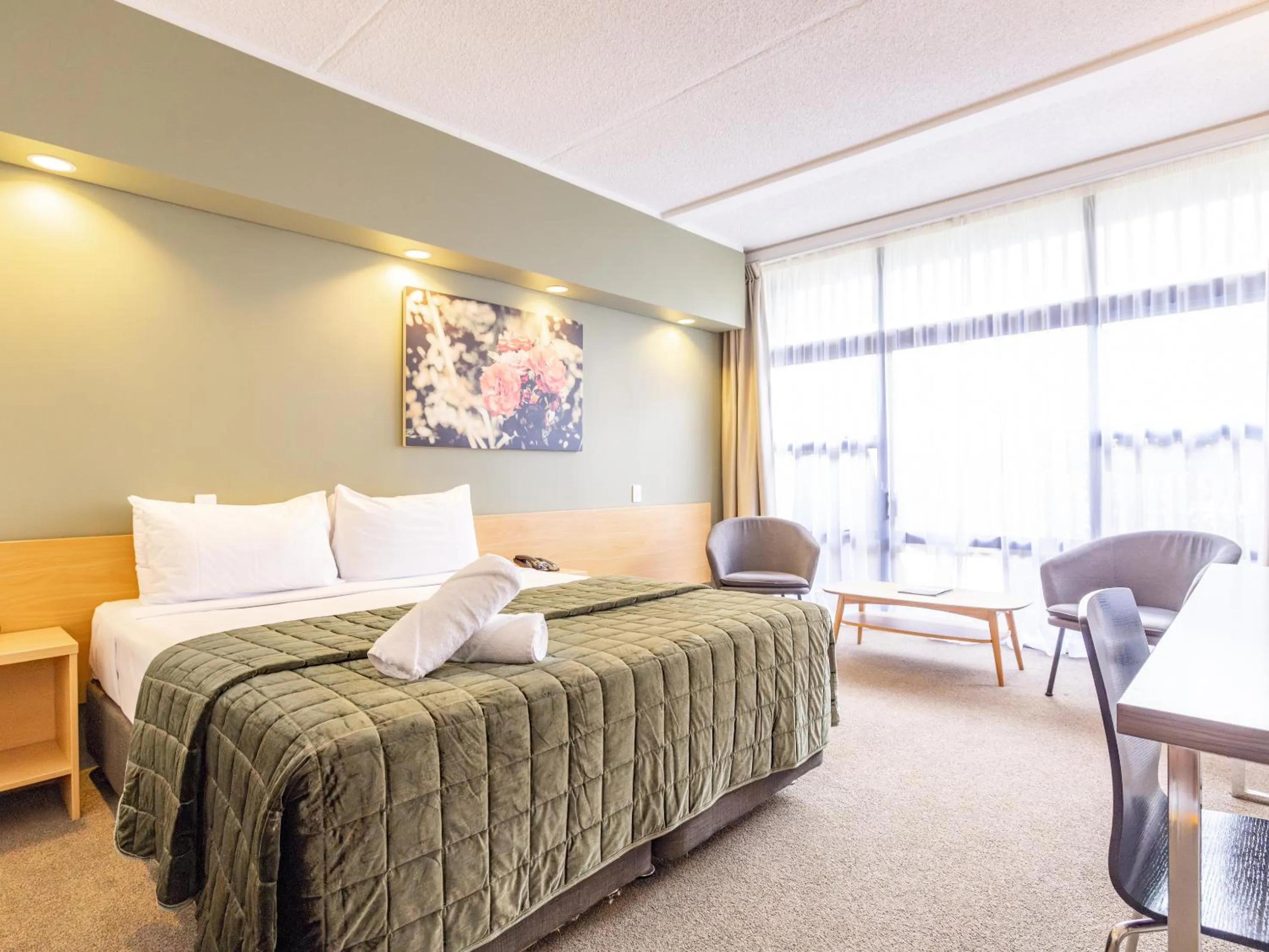 Bed in Auckland Rose Park Hotel