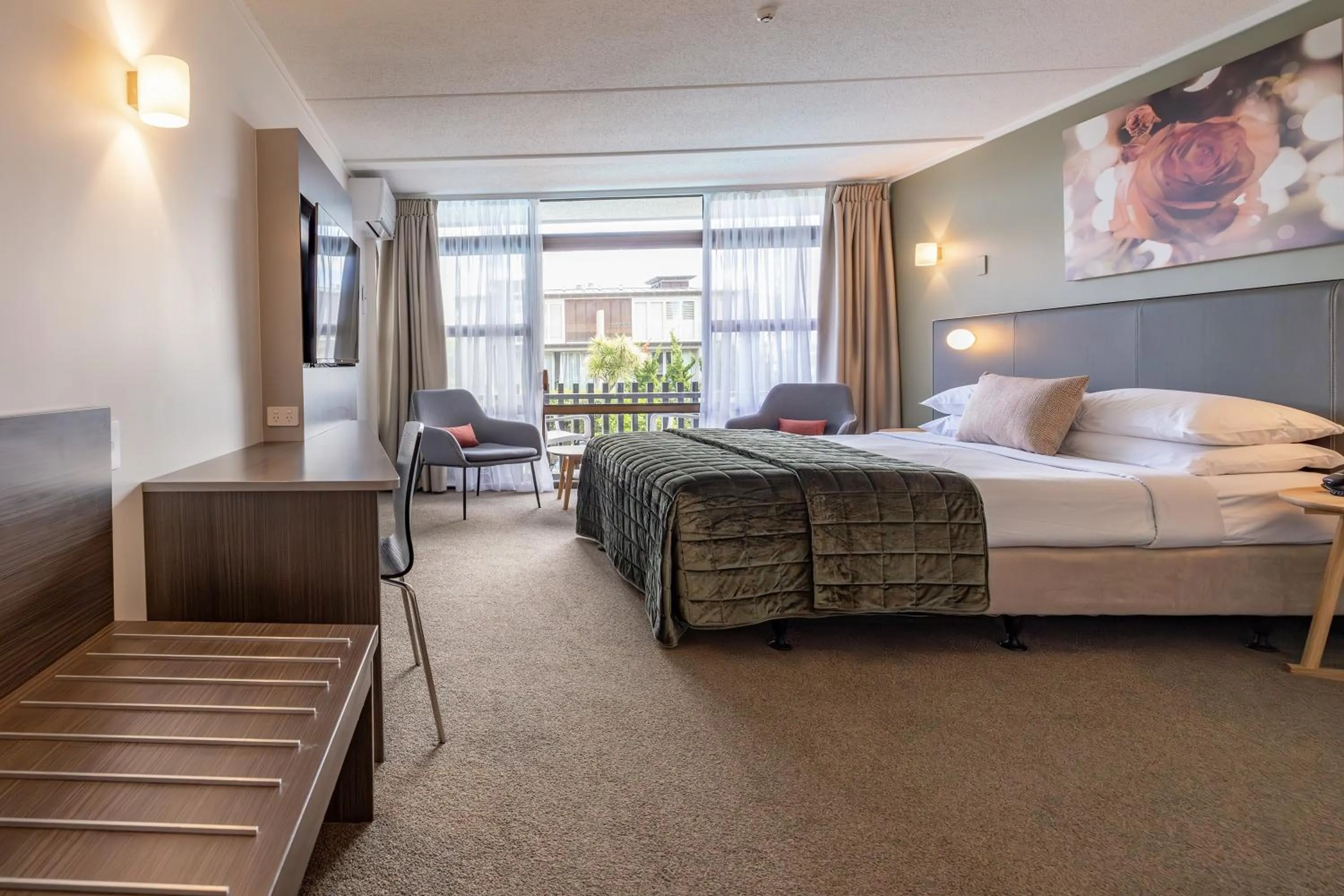 Bed in Auckland Rose Park Hotel