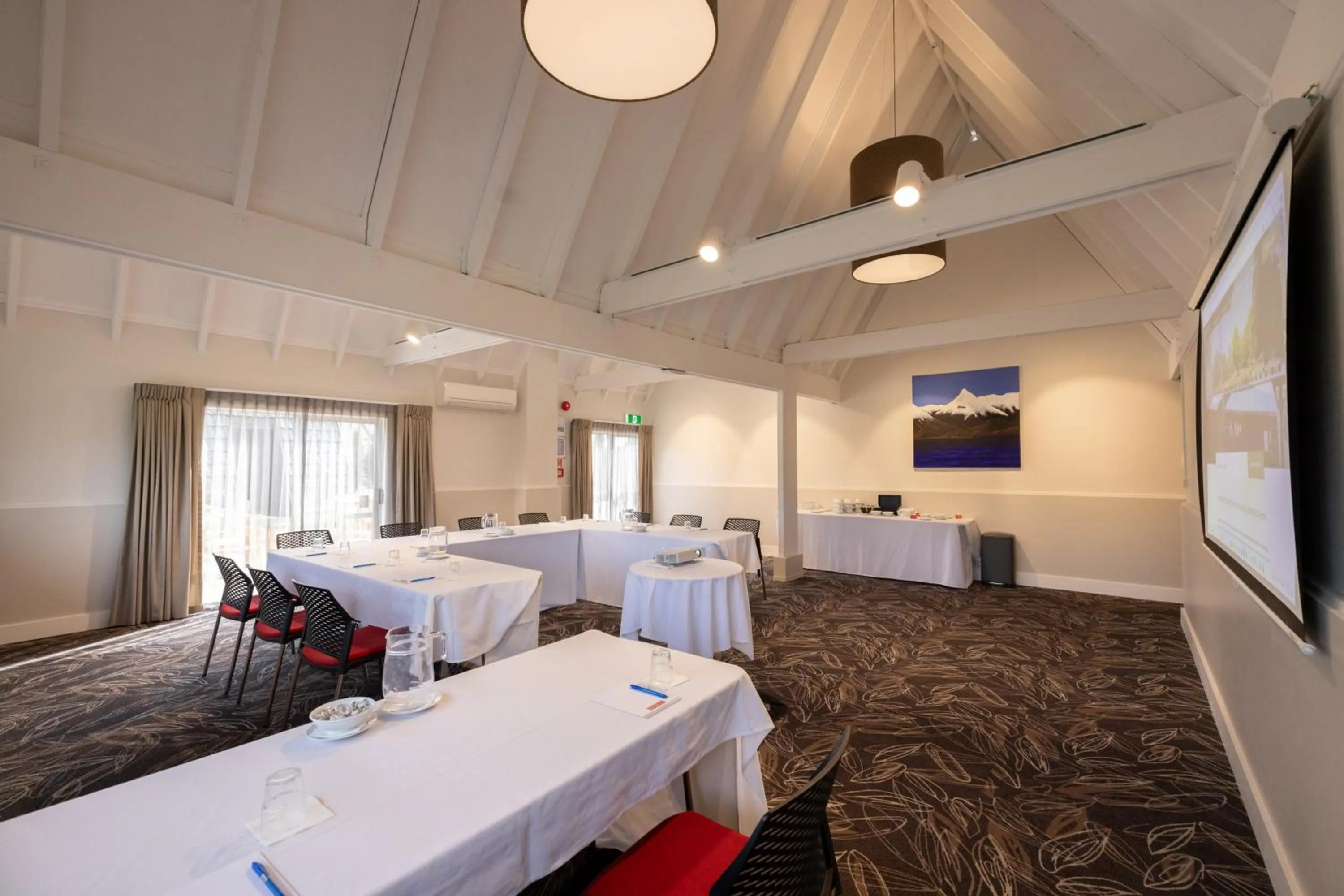 Meeting/conference room in Auckland Rose Park Hotel