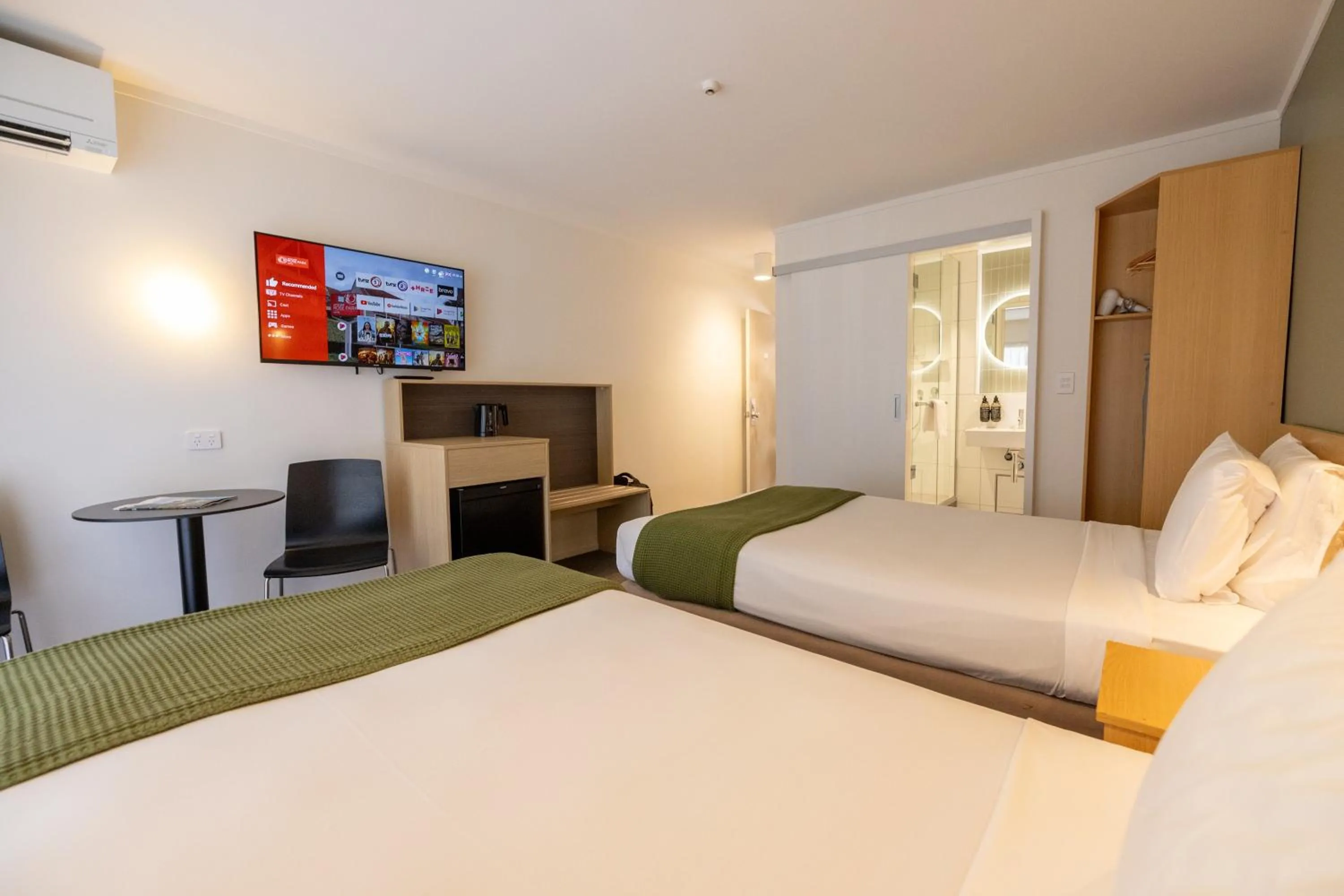 Bed in Auckland Rose Park Hotel