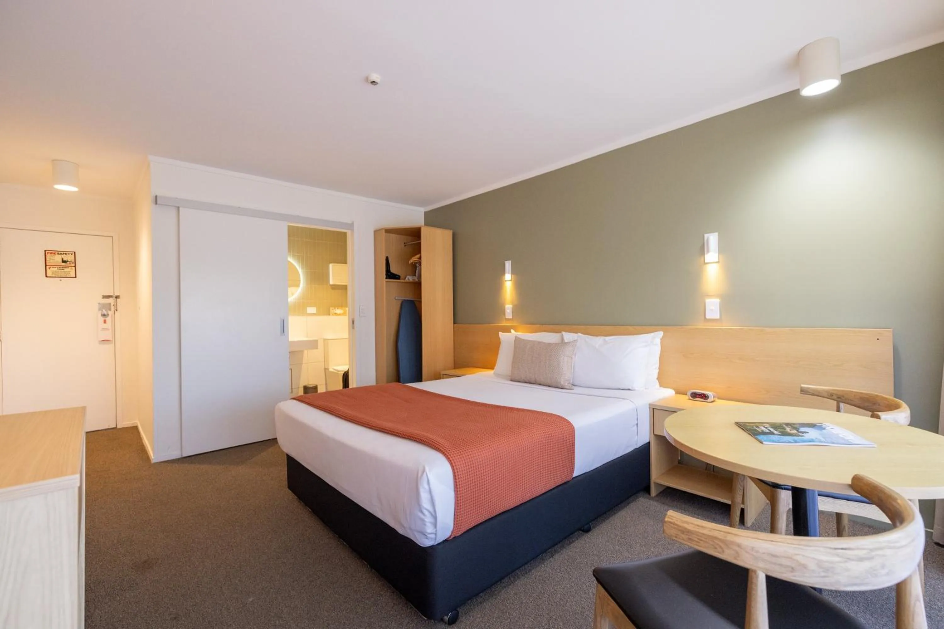 Bed in Auckland Rose Park Hotel