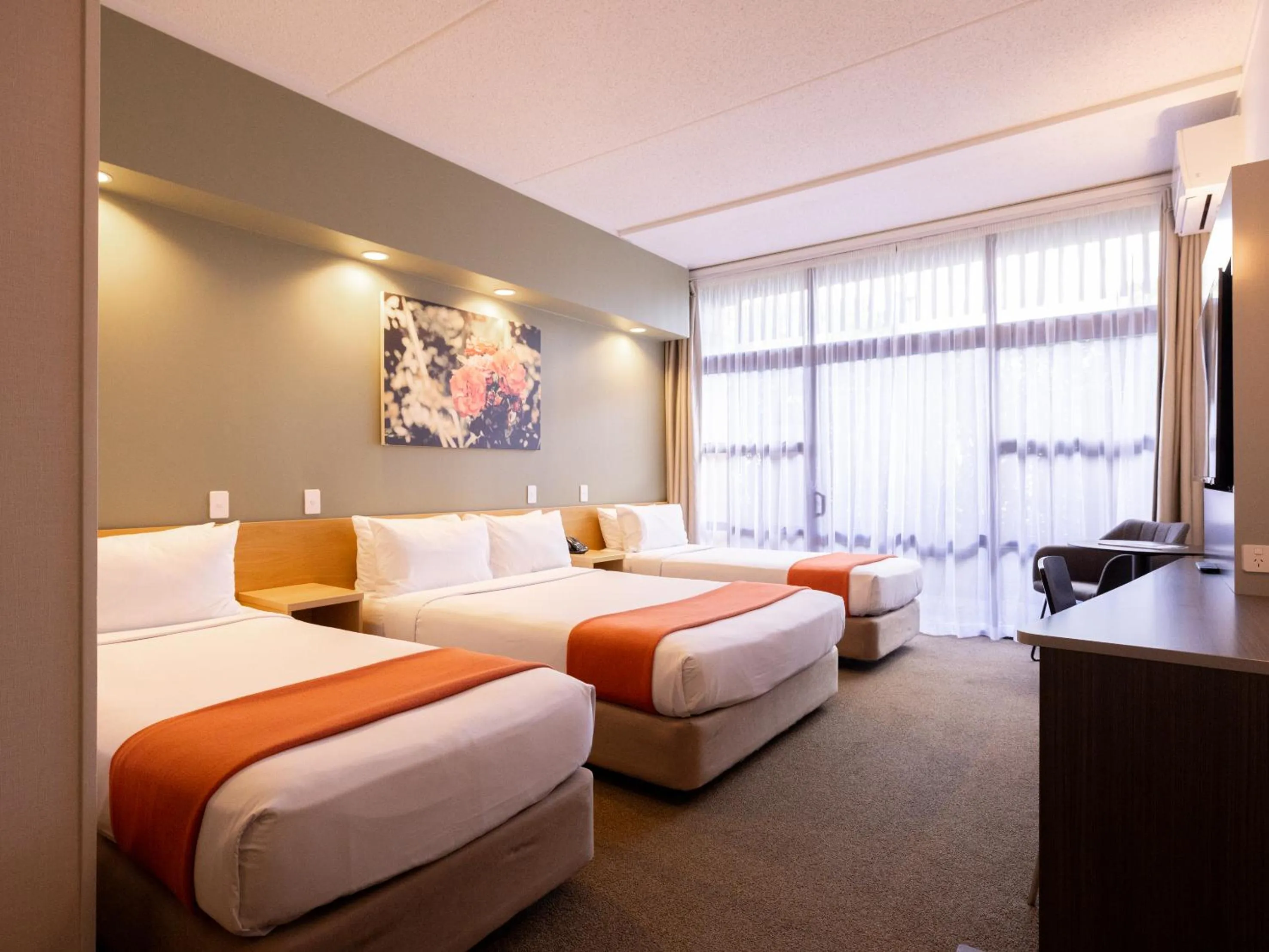 Bed in Auckland Rose Park Hotel