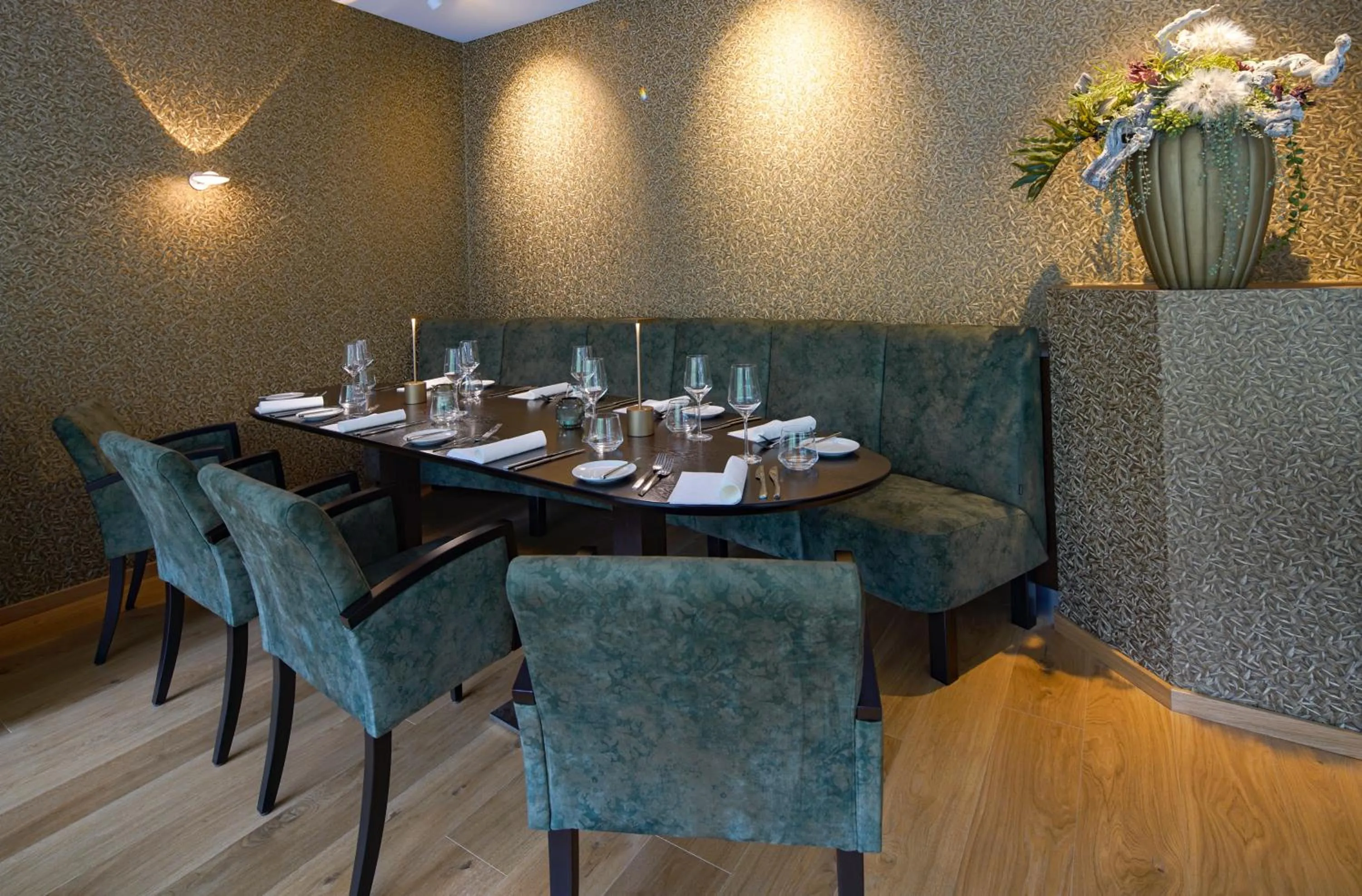 Restaurant/places to eat in Essensio Hotel Düsseldorf