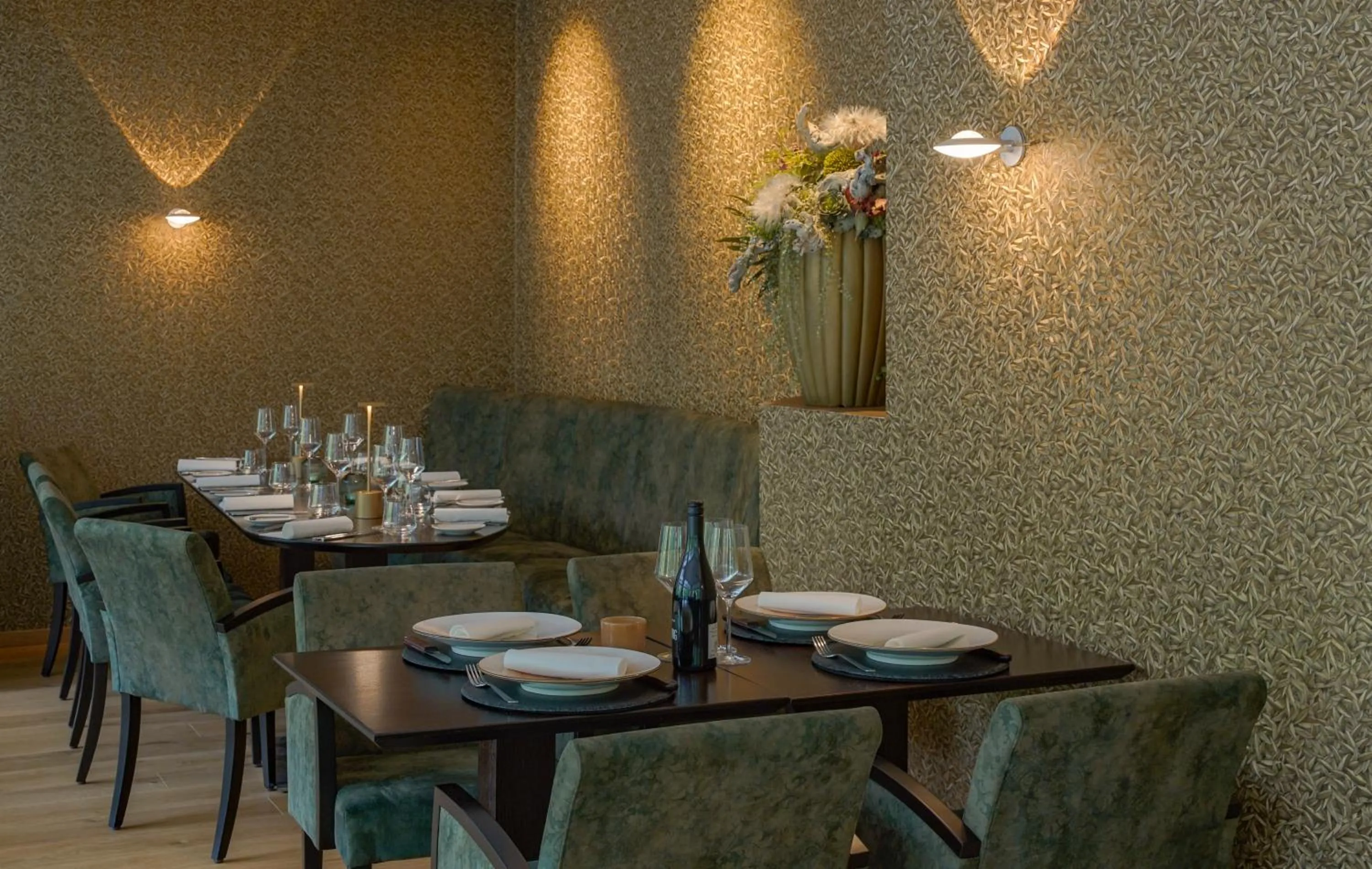 Restaurant/places to eat in Essensio Hotel Düsseldorf