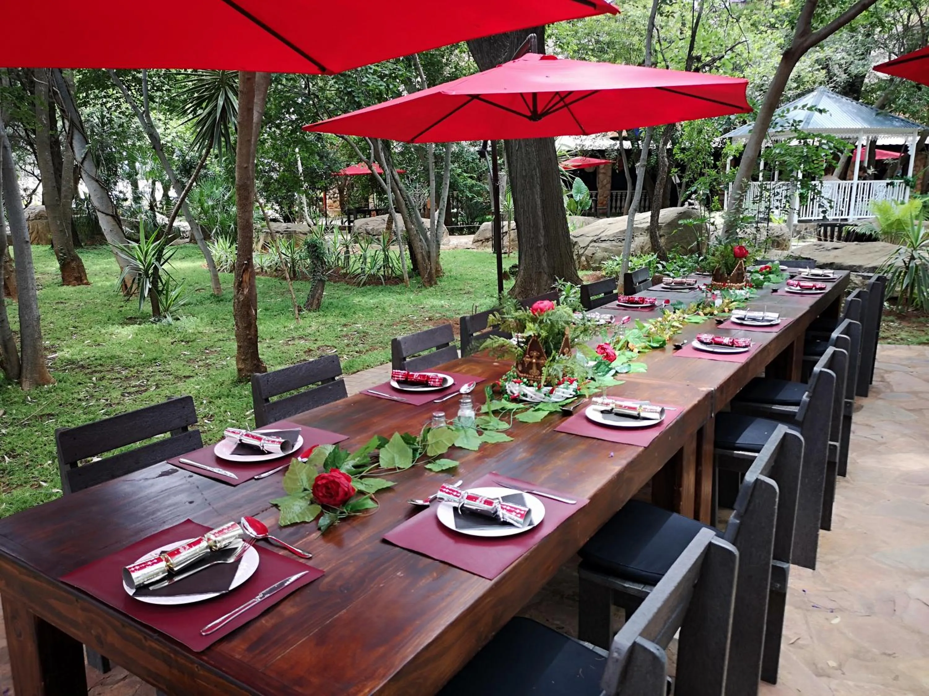 Restaurant/places to eat in Excalibur Boutique Hotel