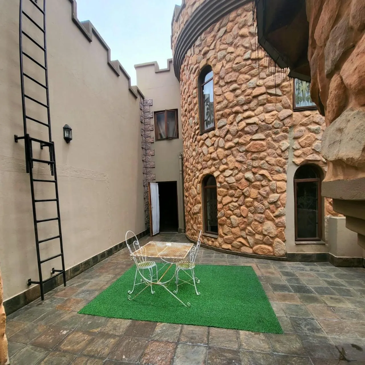 Patio in Excalibur Boutique Hotel