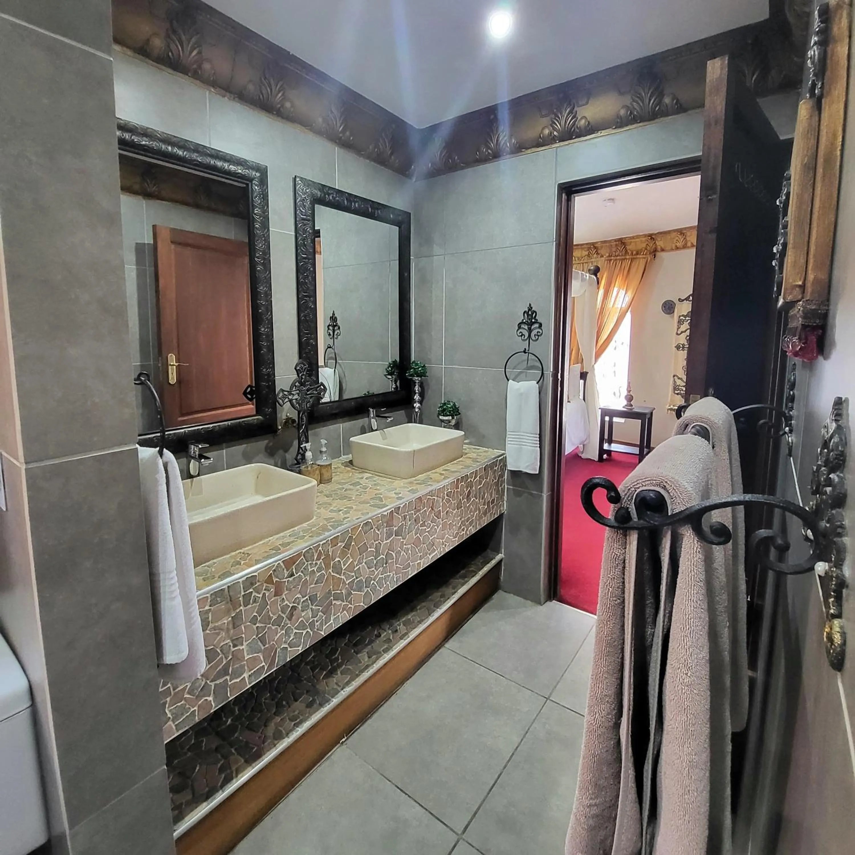 Bathroom, Bed in Excalibur Boutique Hotel