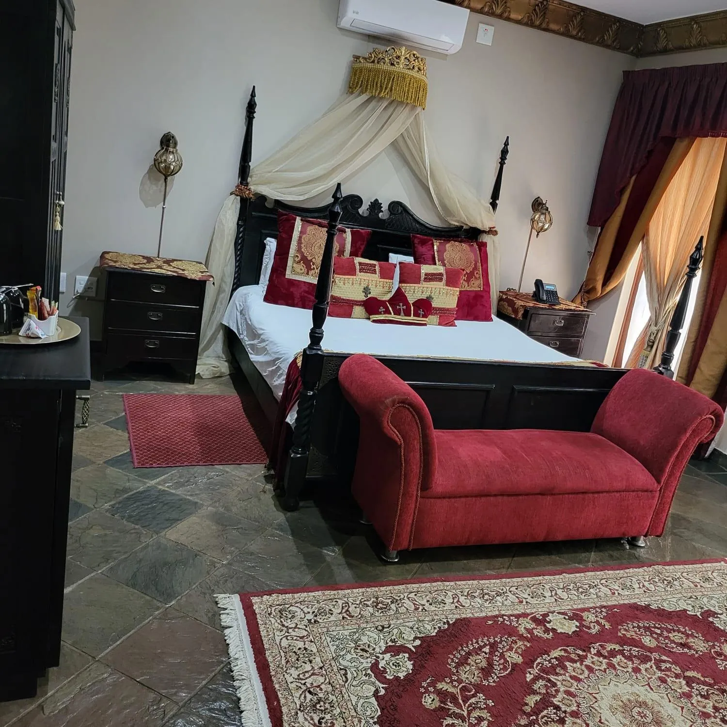 Bed in Excalibur Boutique Hotel