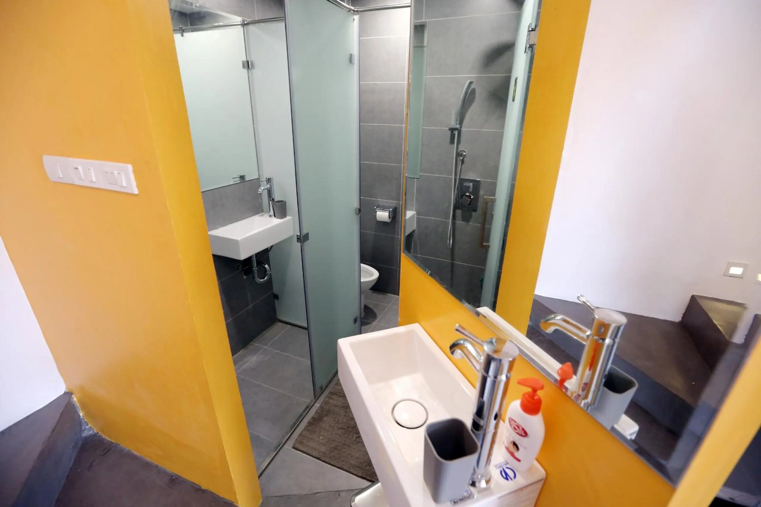 Shower in Hanoi Banana Hostel