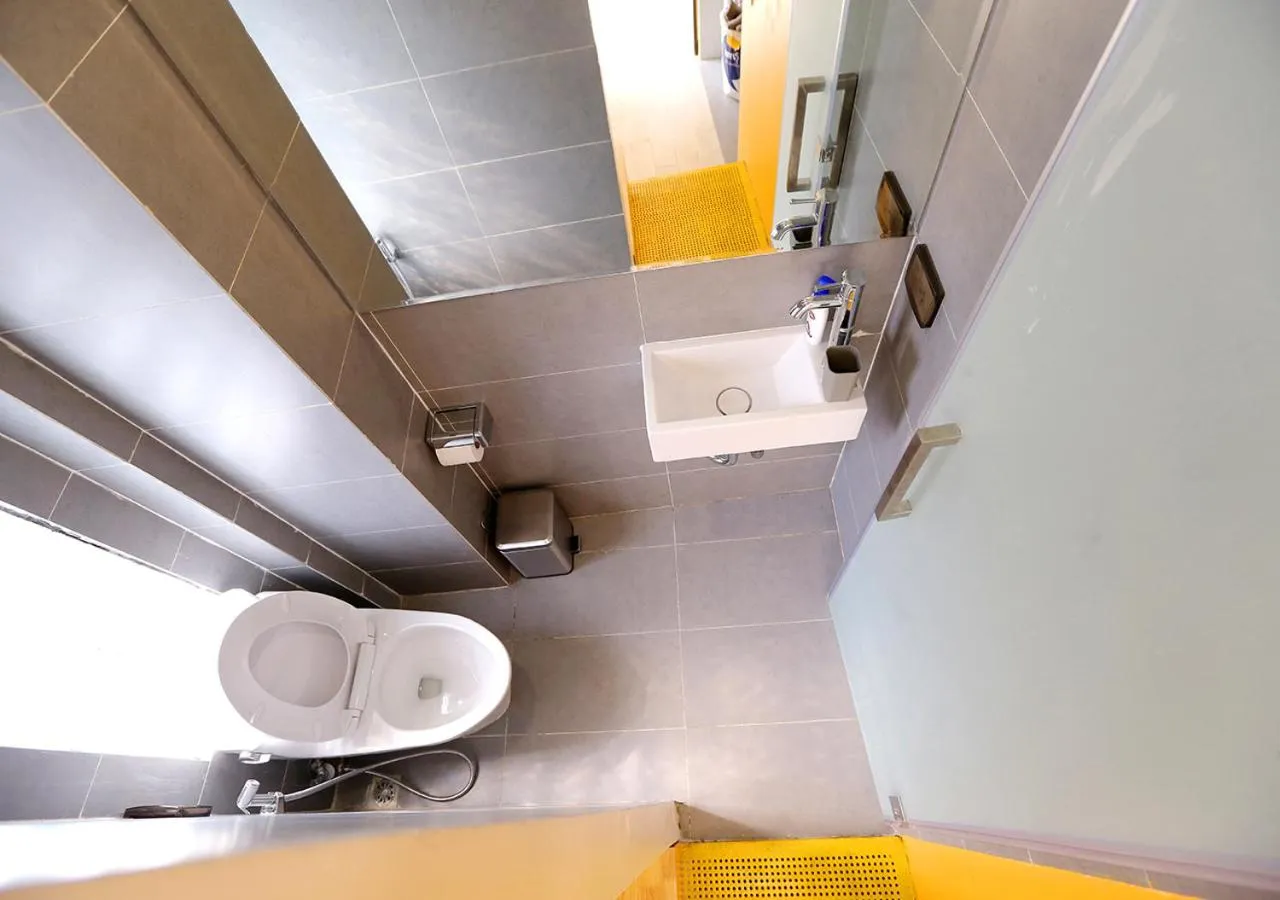 Toilet in Hanoi Banana Hostel