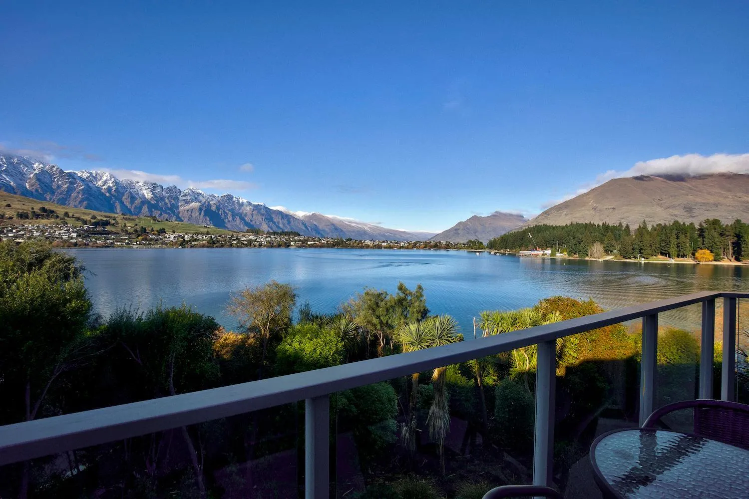 Lake view in Spinnaker Bay Apartments