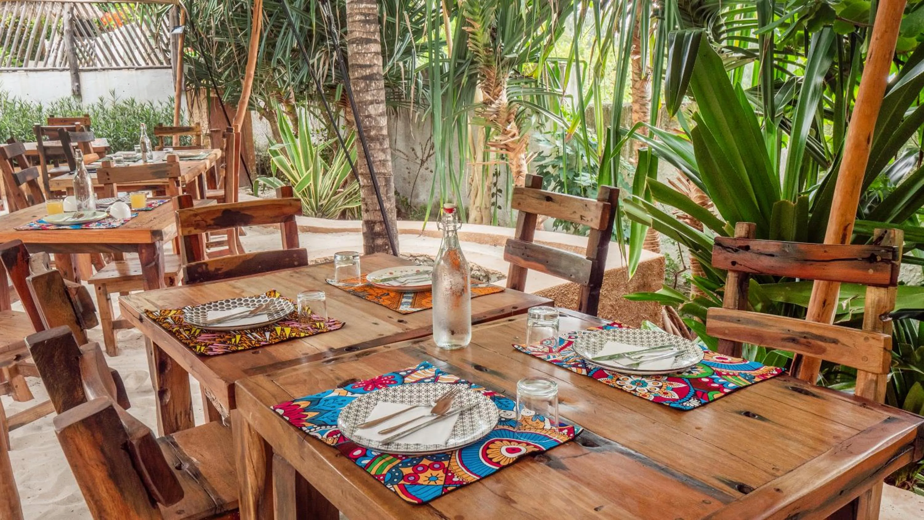 Restaurant/places to eat in Nyumbani Residence Suites