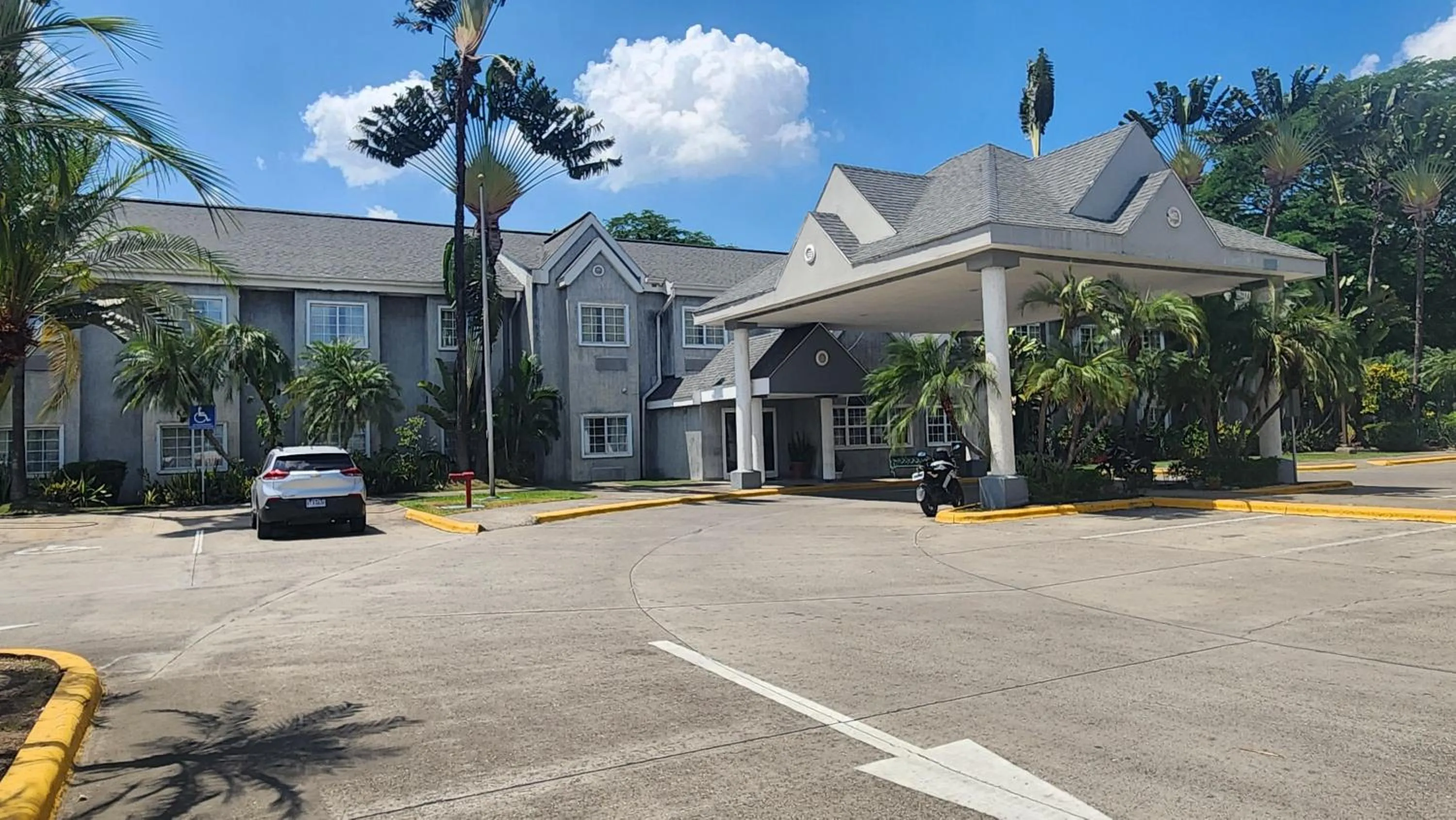 Street view in Metrotel Express