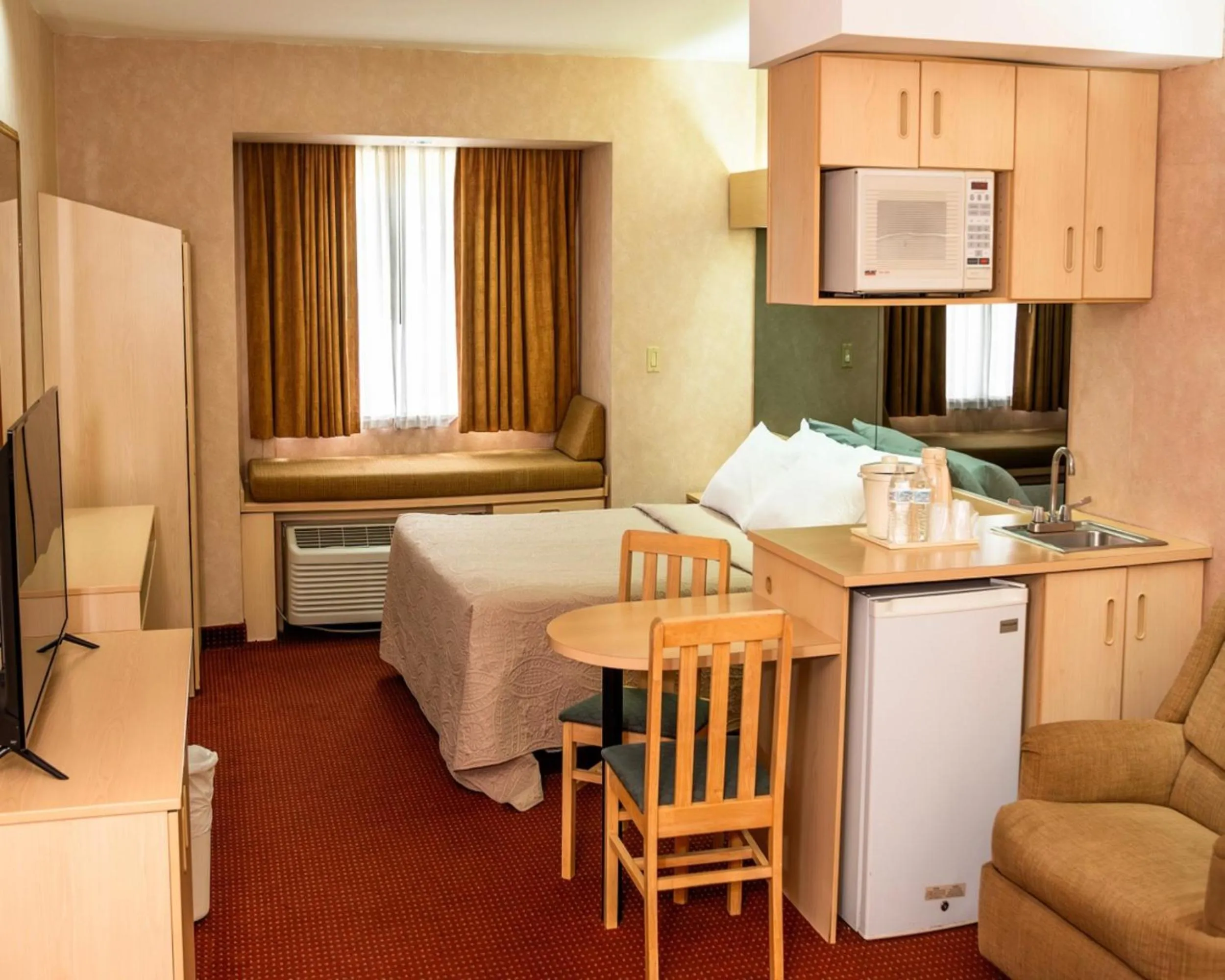 Bedroom, Bed in Metrotel Express