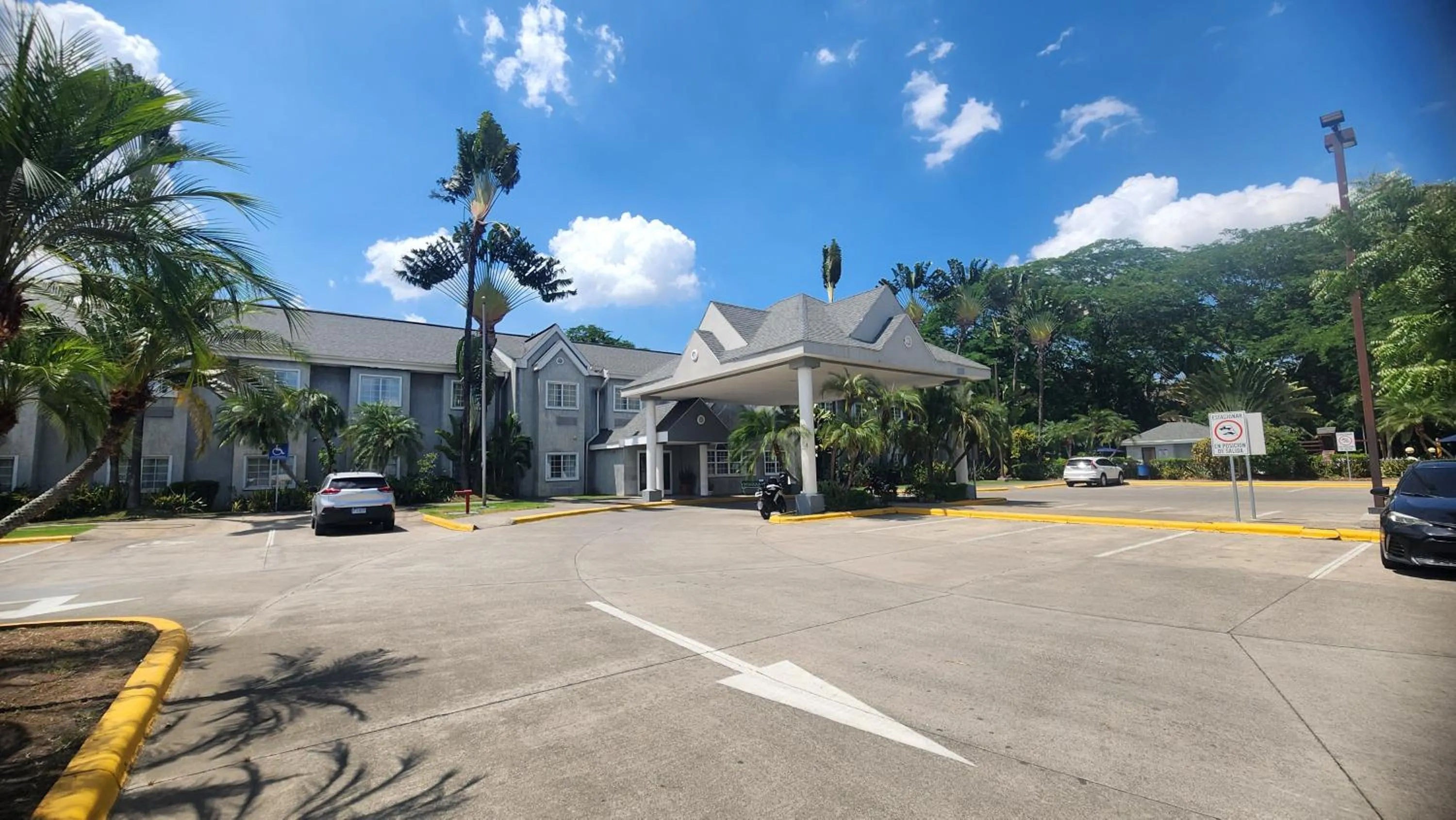 Parking in Metrotel Express