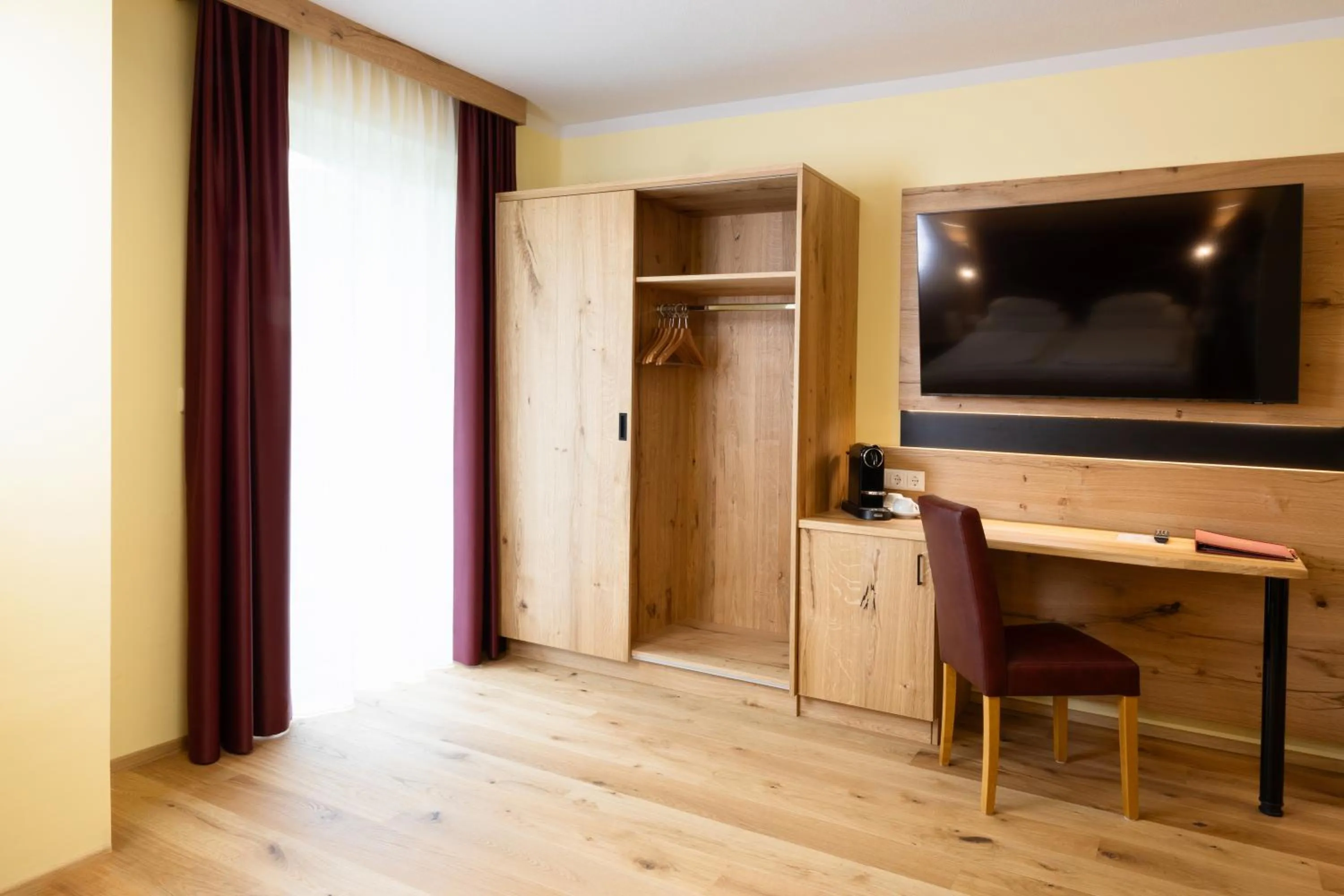 wardrobe in Hotel Kärnten