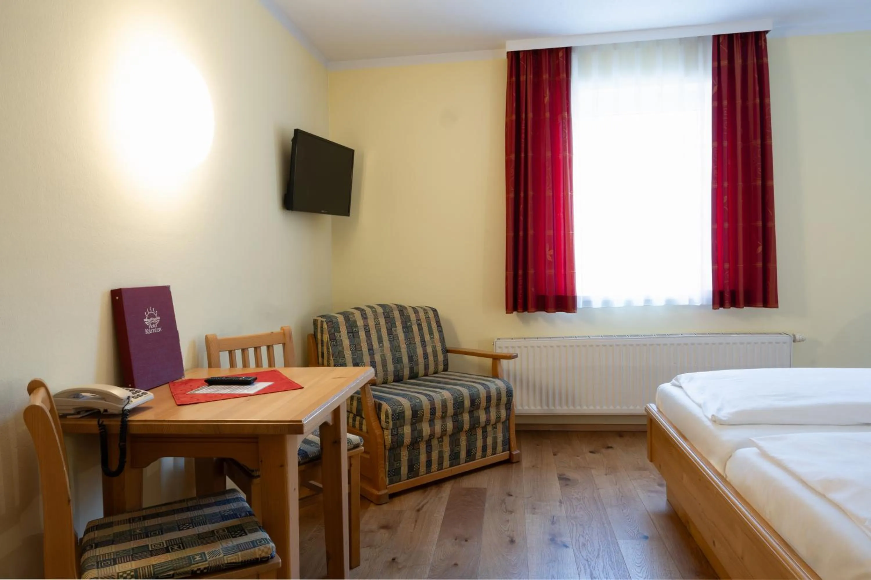 TV and multimedia, Bed in Hotel Kärnten