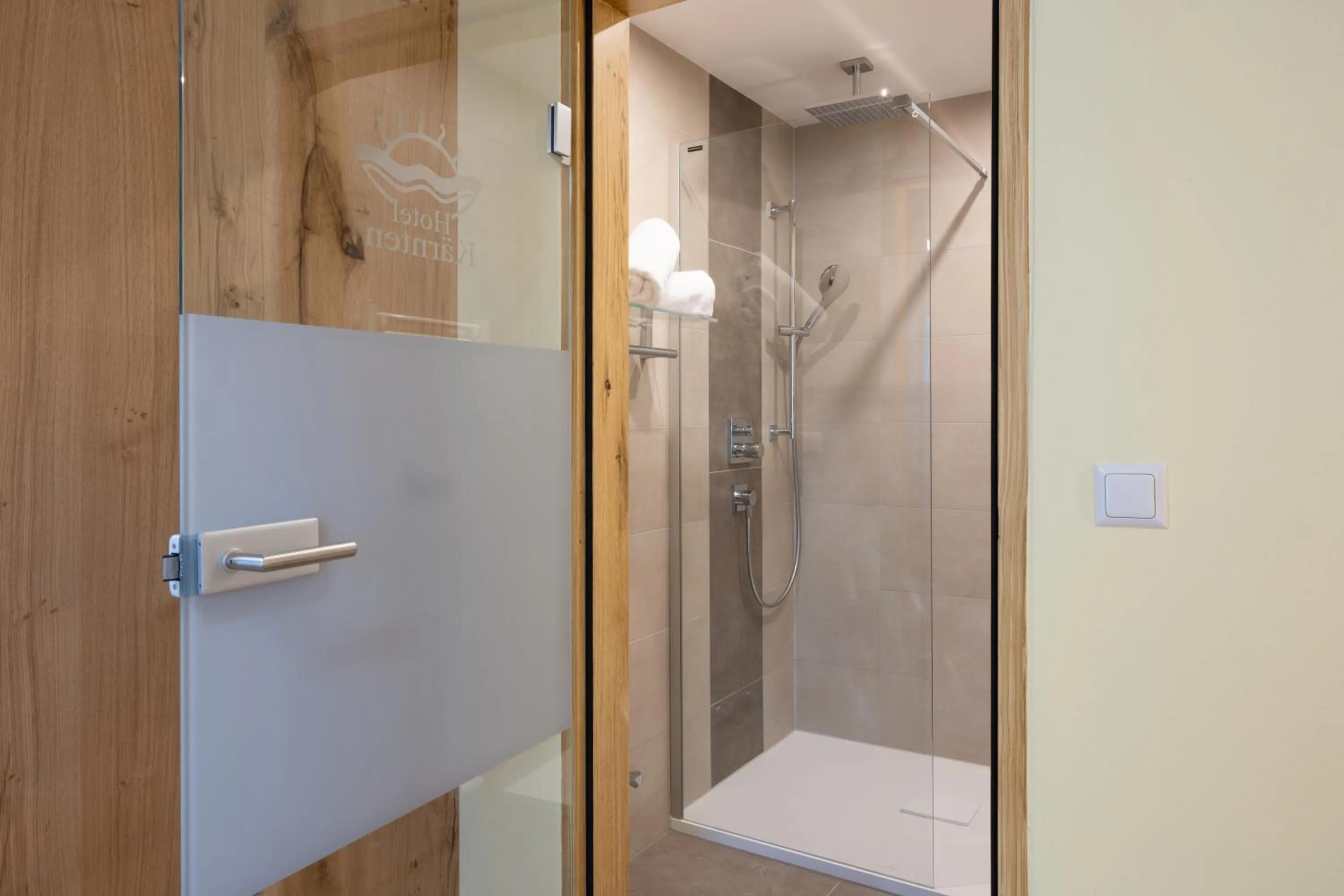 Shower in Hotel Kärnten