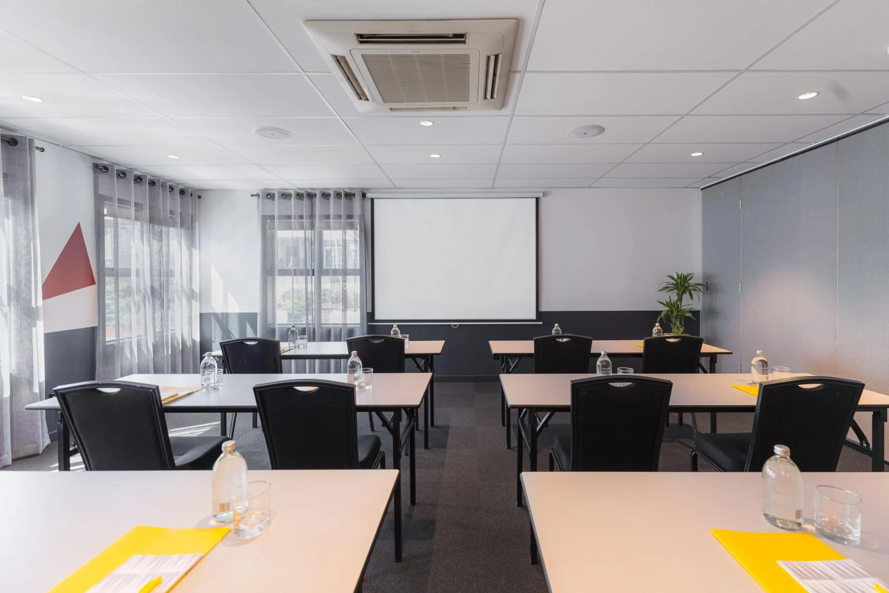 Meeting/conference room in WQ Wellington Quarter Hotel