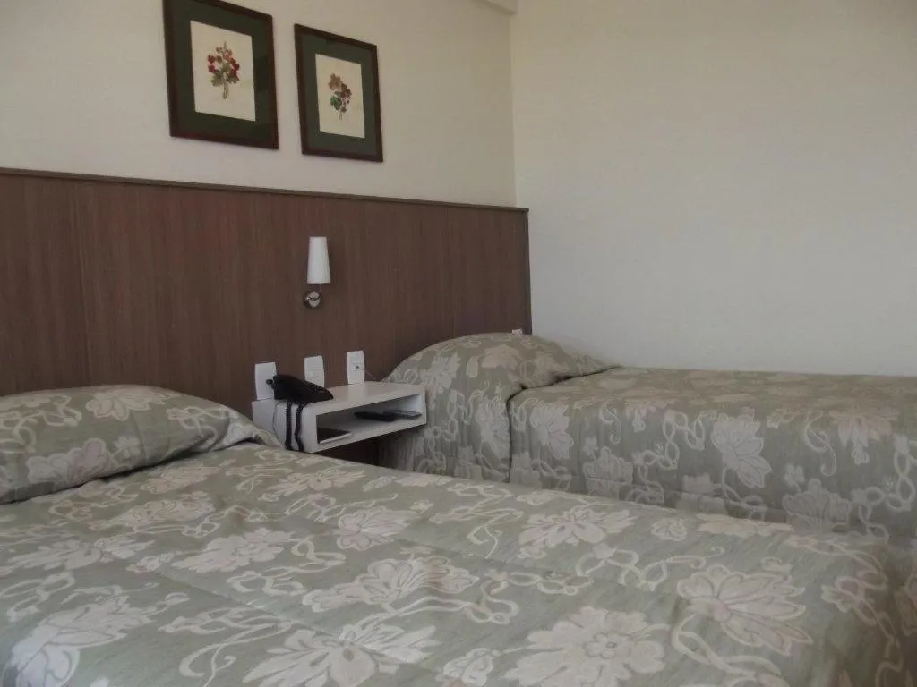 Bedroom, Bed in L'Hirondelle Flat Service