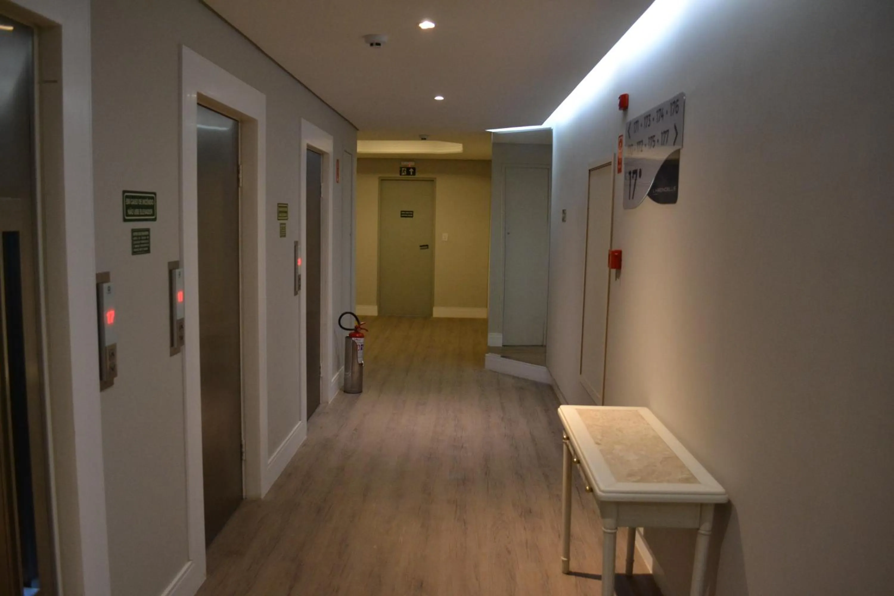 Other in L'Hirondelle Flat Service