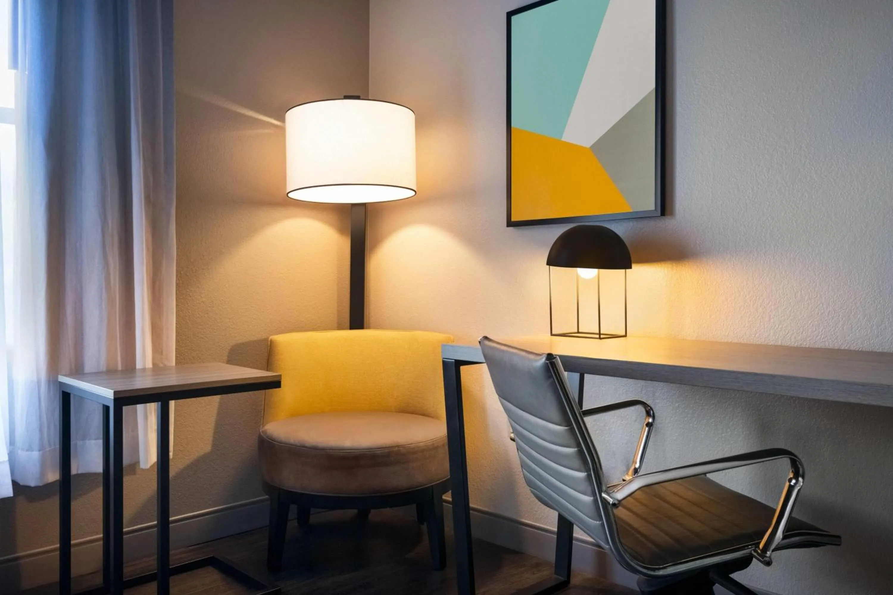 Photo of the whole room in La Quinta by Wyndham Montgomery