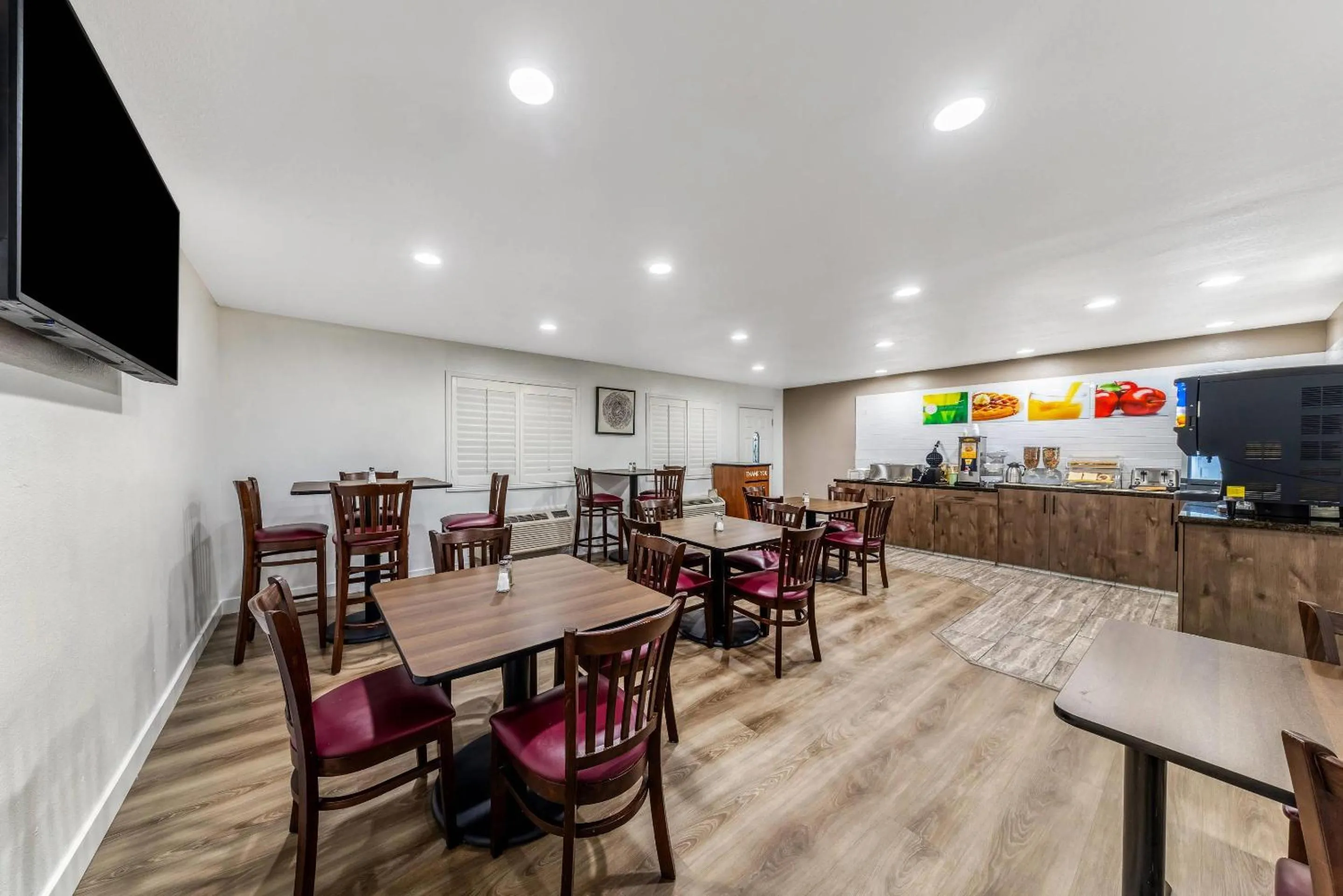 Breakfast in Quality Inn & Suites