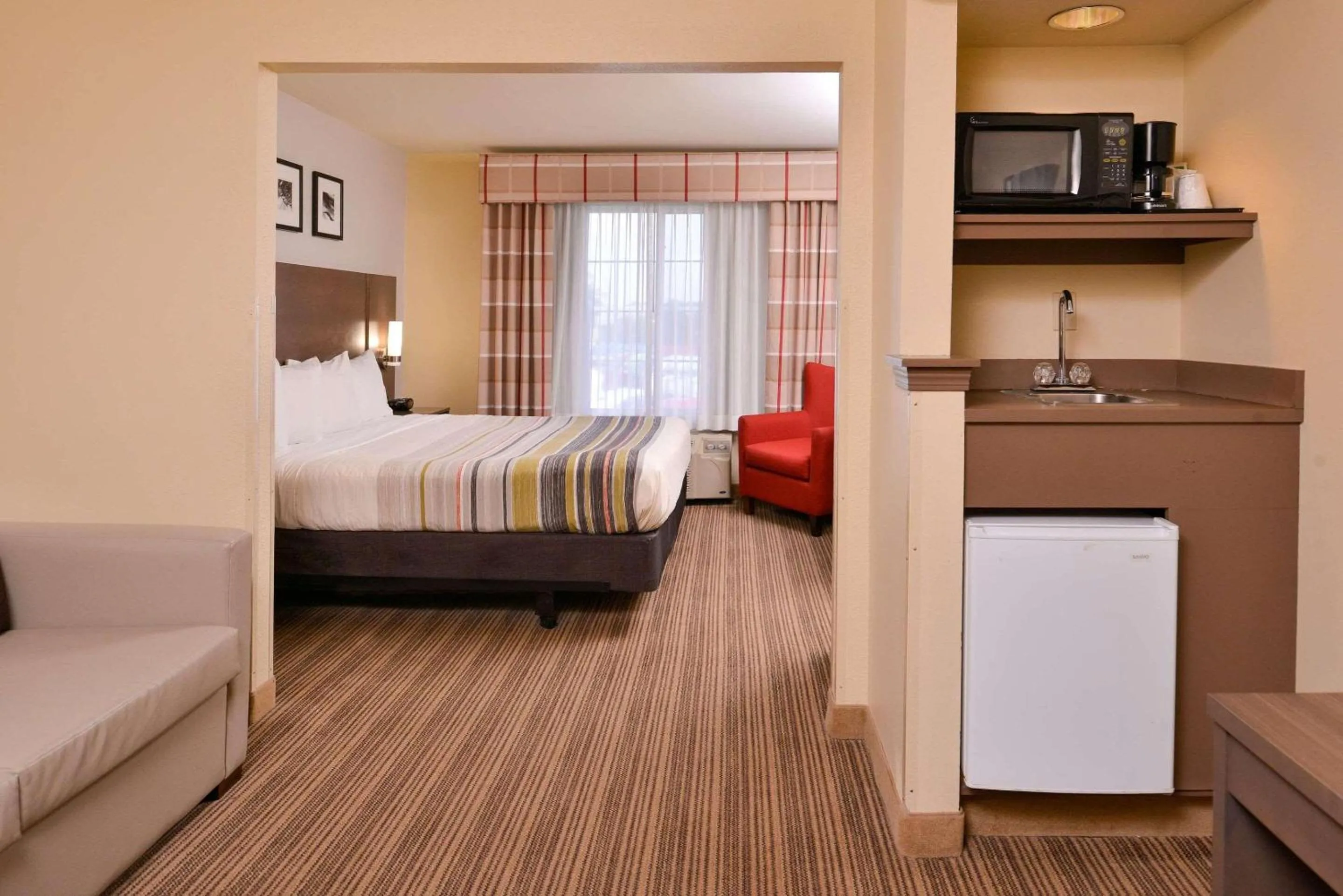 Bedroom, Bed in Country Inn & Suites by Radisson, Omaha Airport, IA