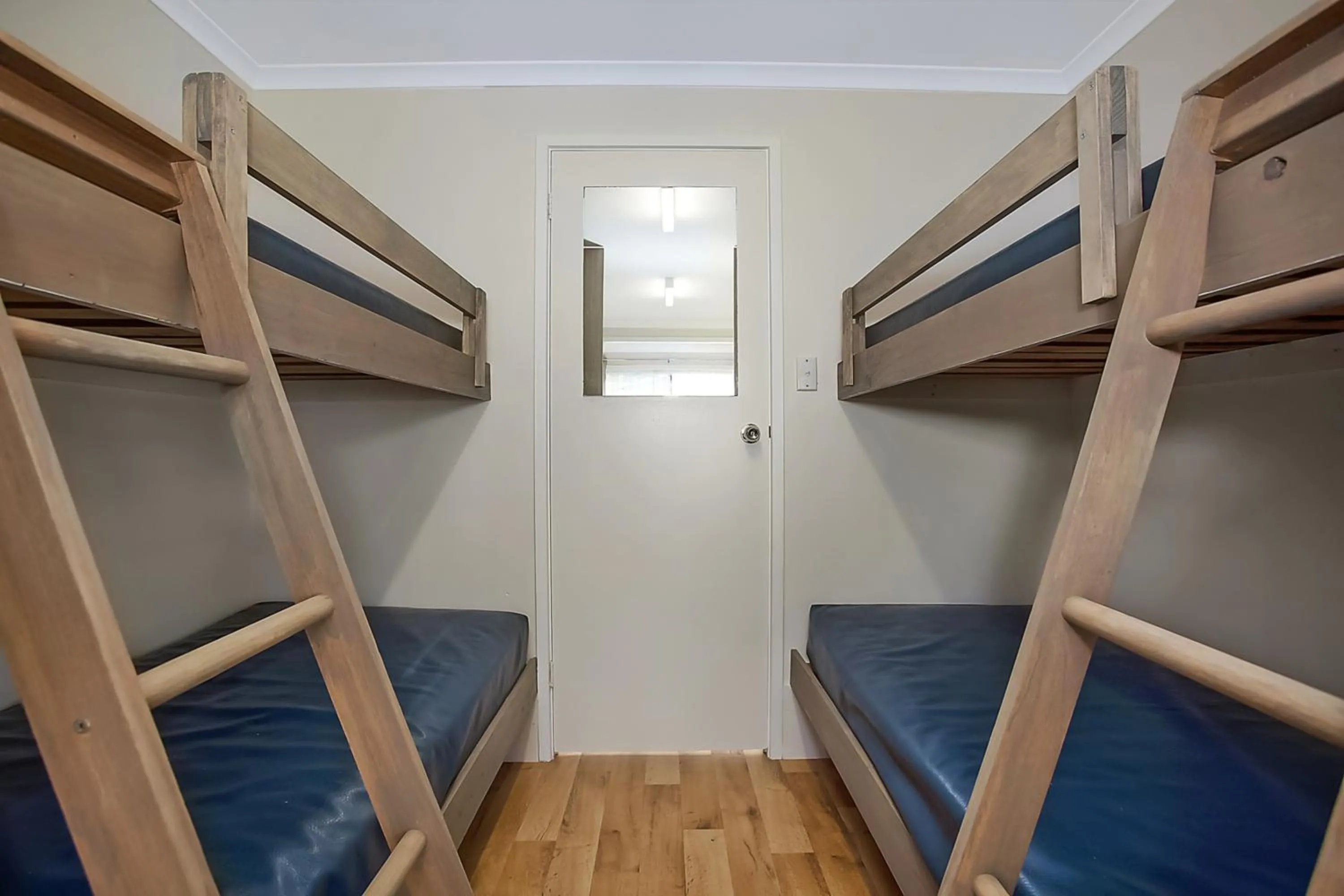 Bedroom, Bed in Warrnambool Motel and Holiday Park