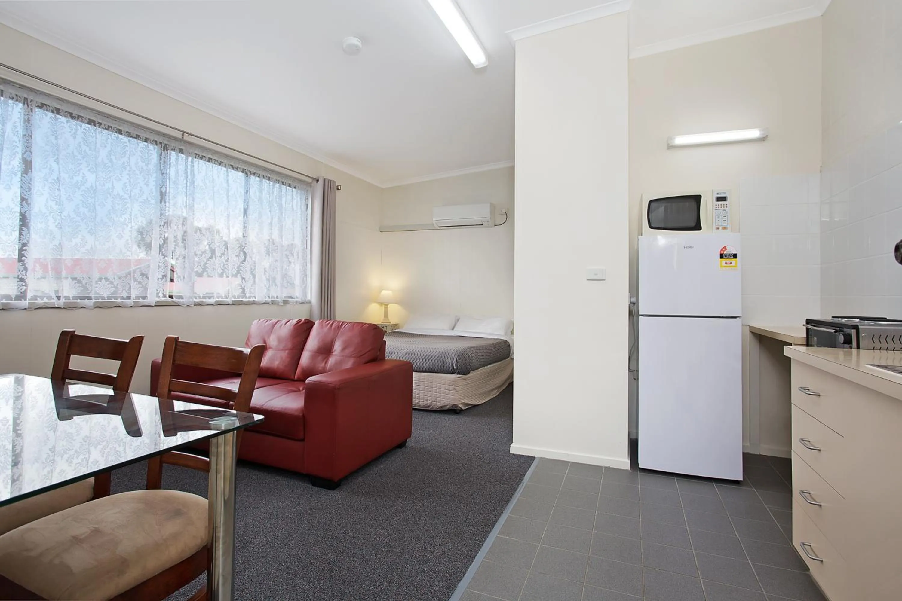 Living room in Warrnambool Motel and Holiday Park