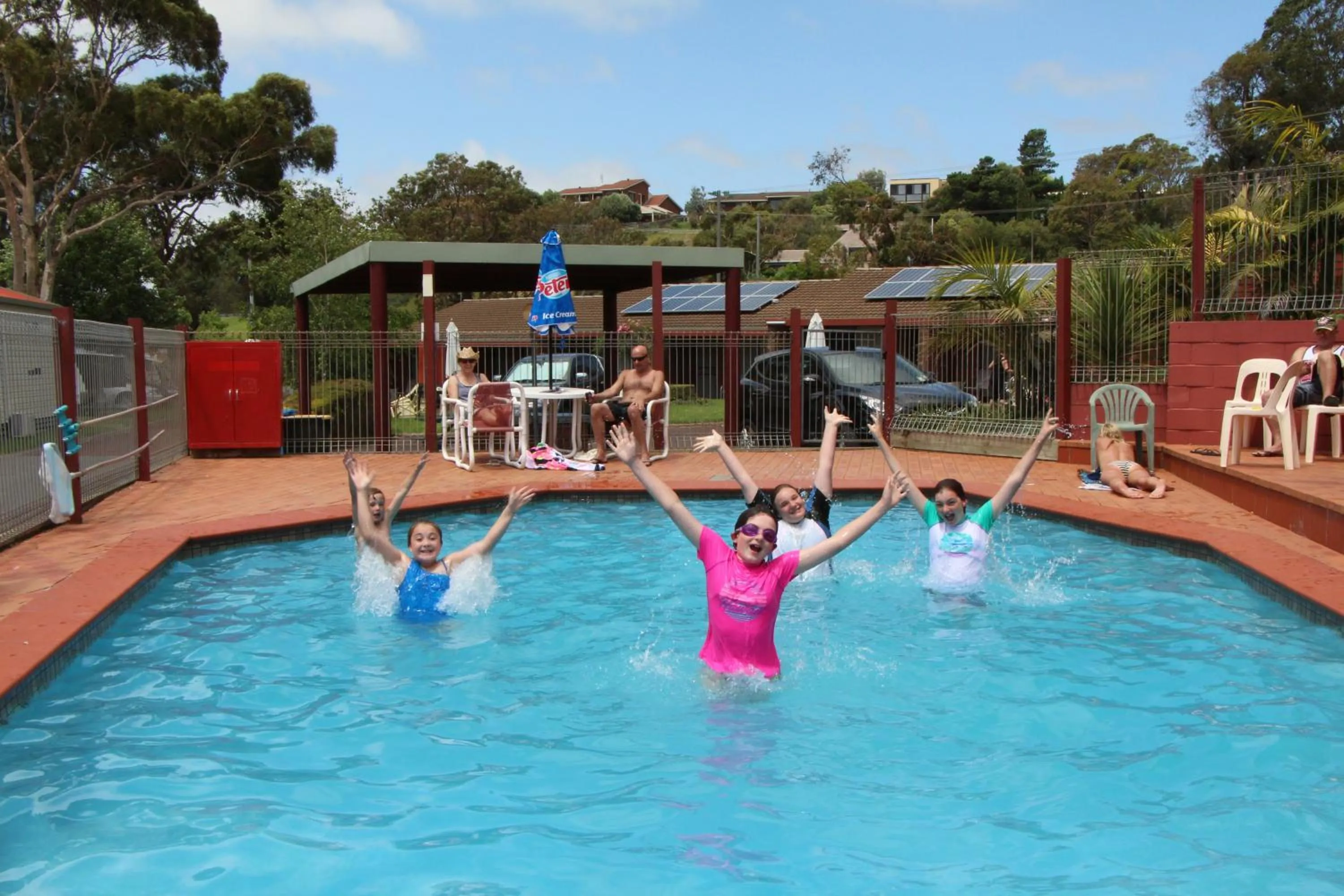 Swimming pool in Warrnambool Motel and Holiday Park