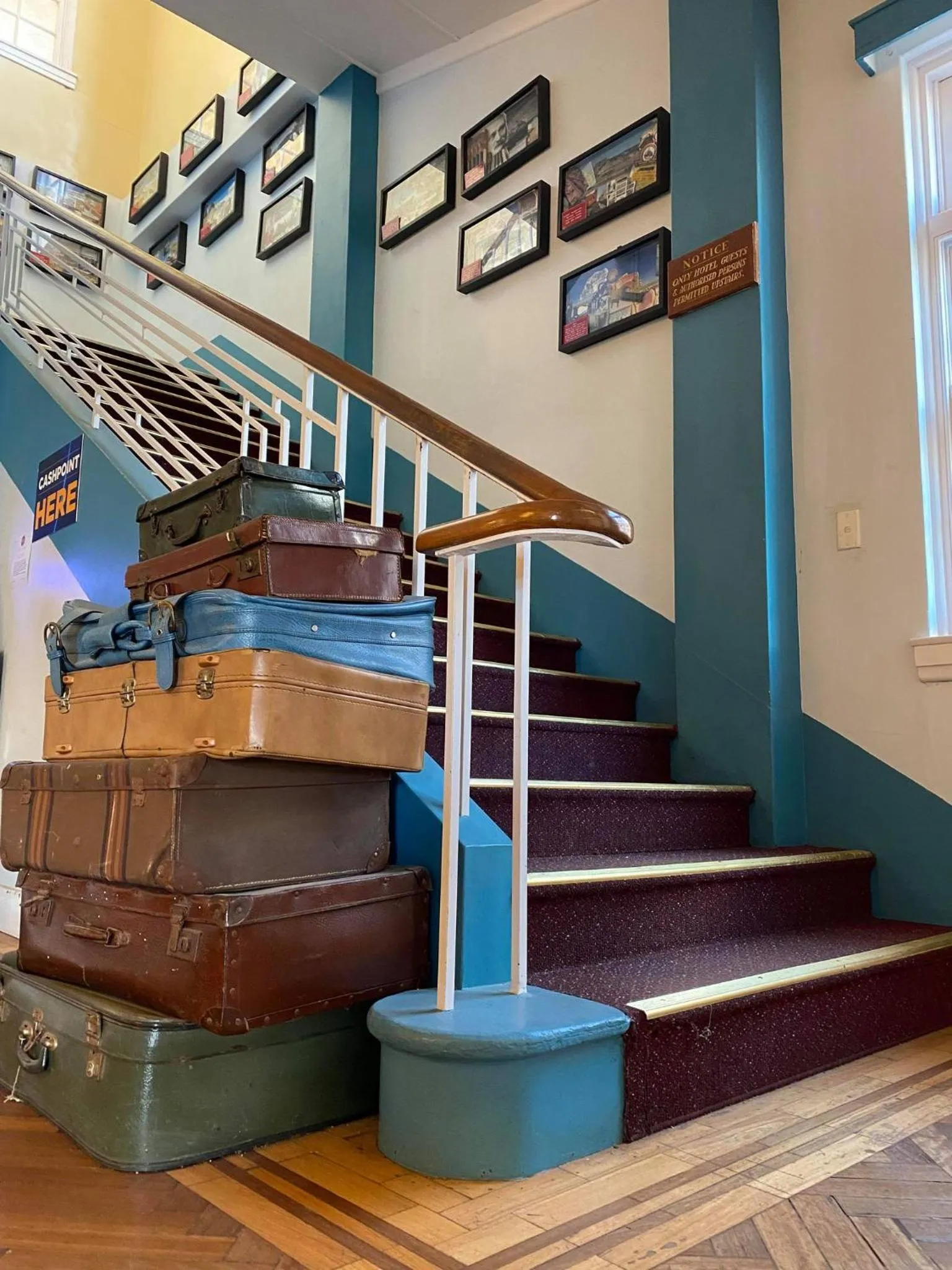 Facade/entrance in North Gregory Hotel