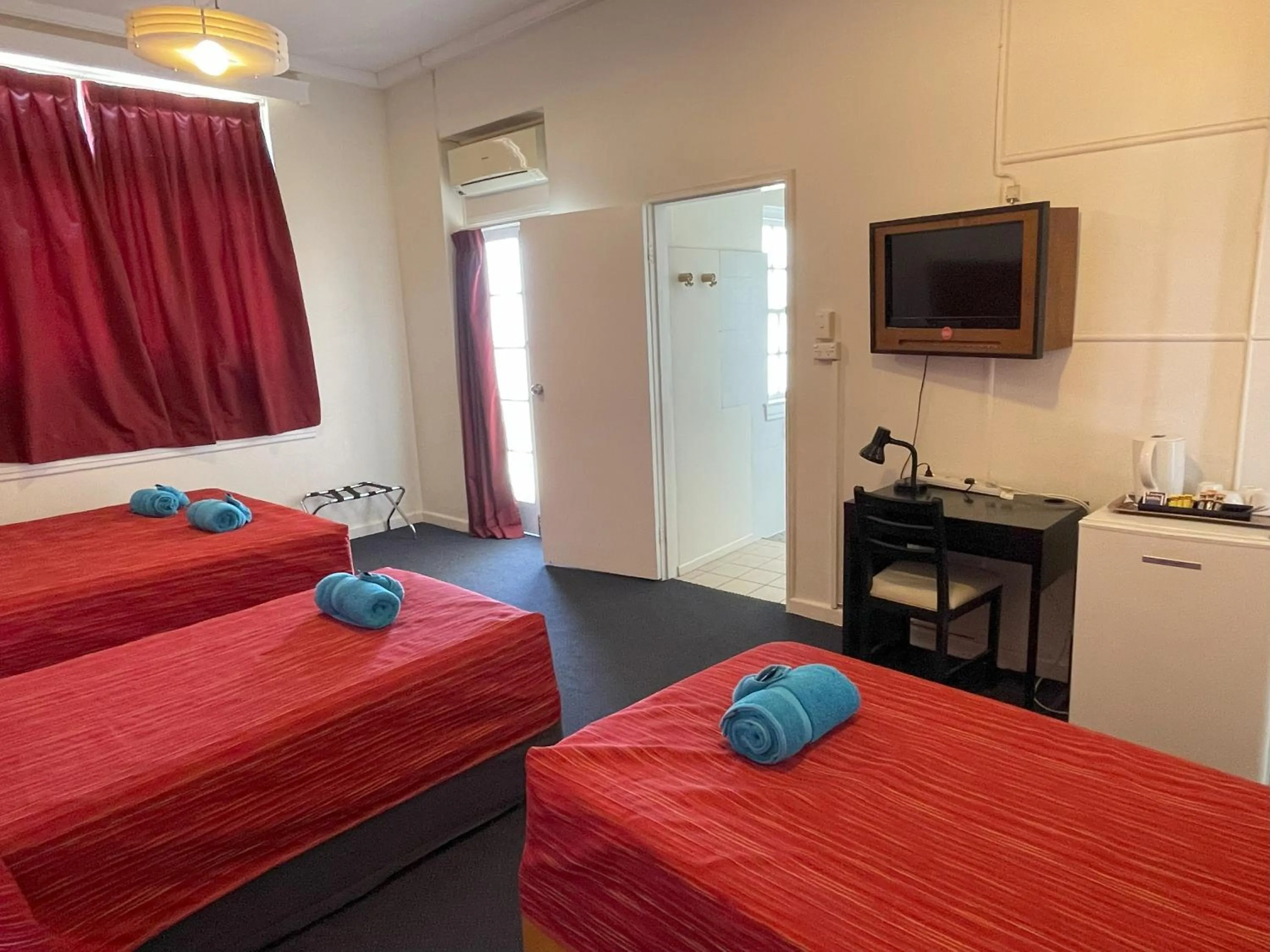 Bedroom, Bed in North Gregory Hotel