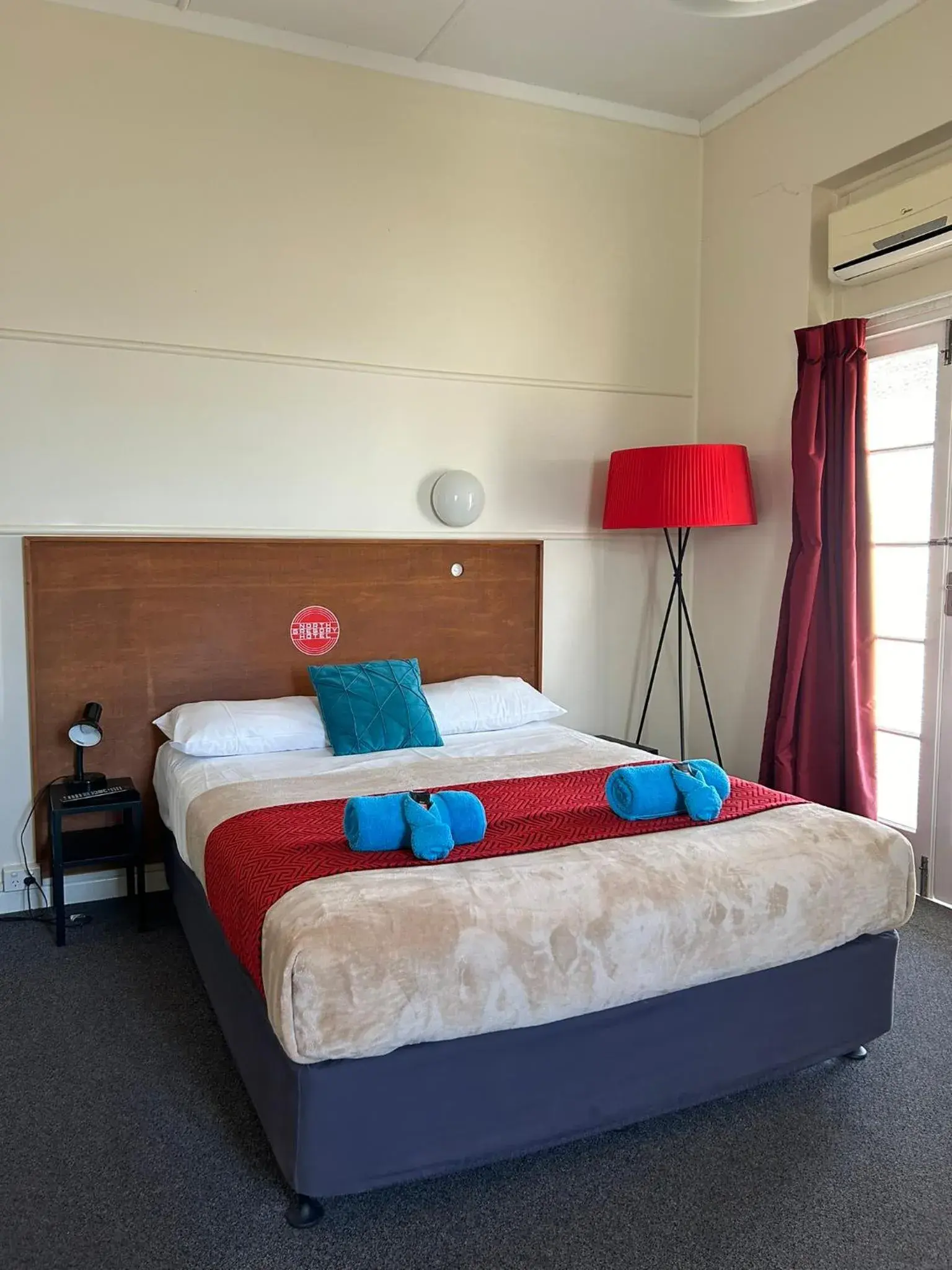 Superior Queen Room in North Gregory Hotel Superior Queen Room in North Gregory Hotel