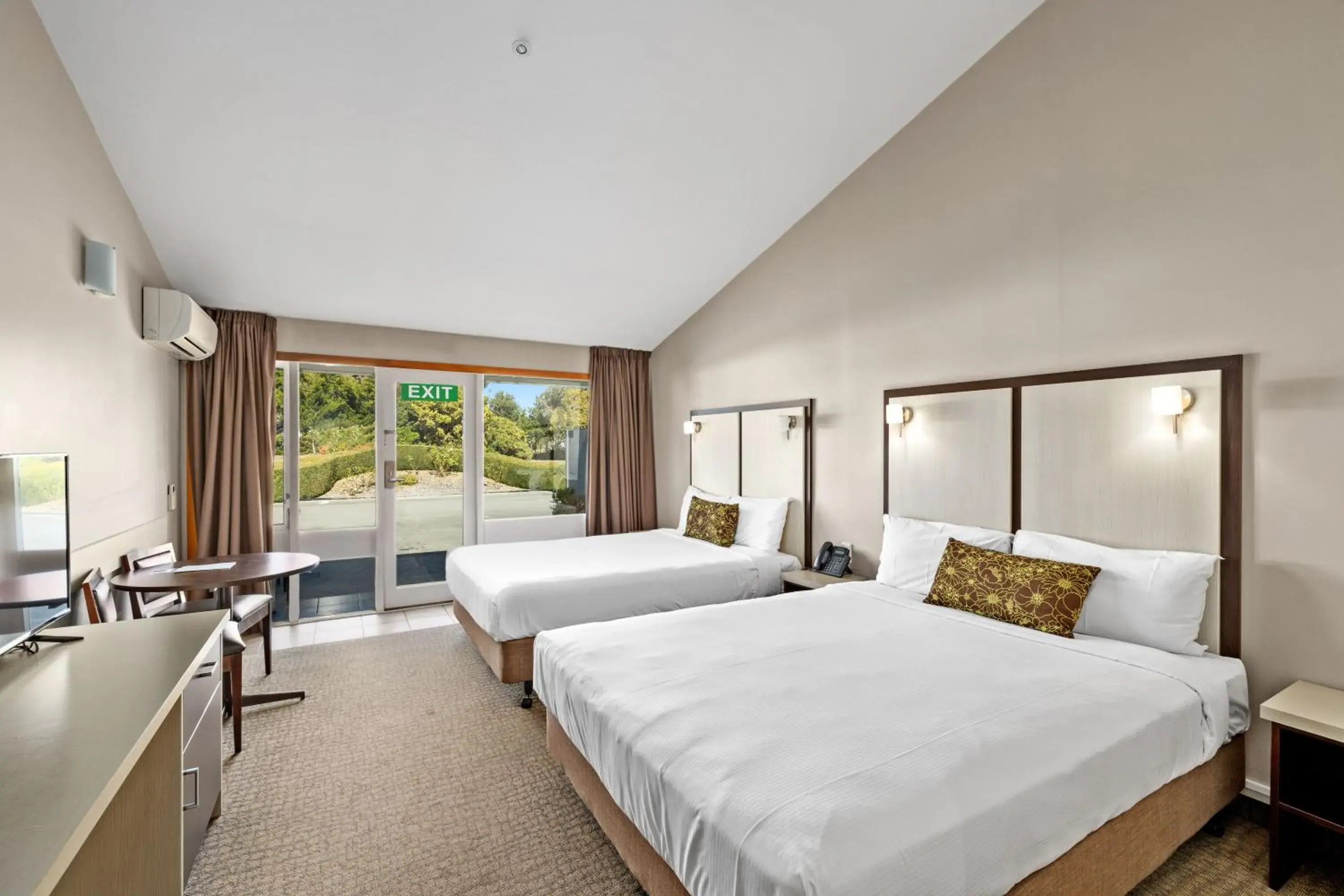 Standard Double or Twin Room in Copthorne Solway Park, Wairarapa Standard Double or Twin Room in Copthorne Solway Park, Wairarapa