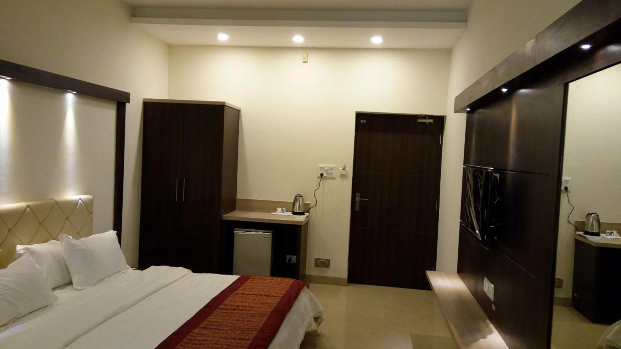 Bed in Comfort Inn Shubhra, Ghazipur