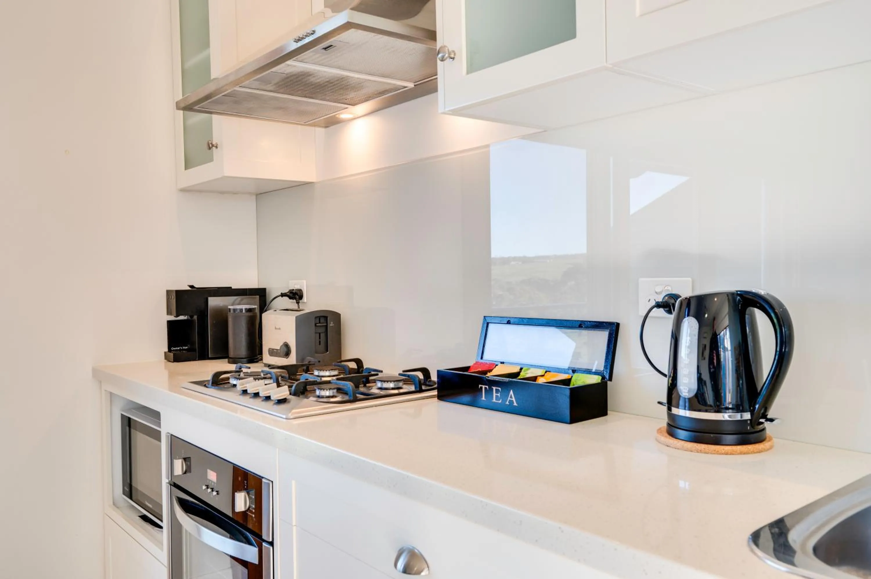 Kitchen or kitchenette in Seascape Retreat