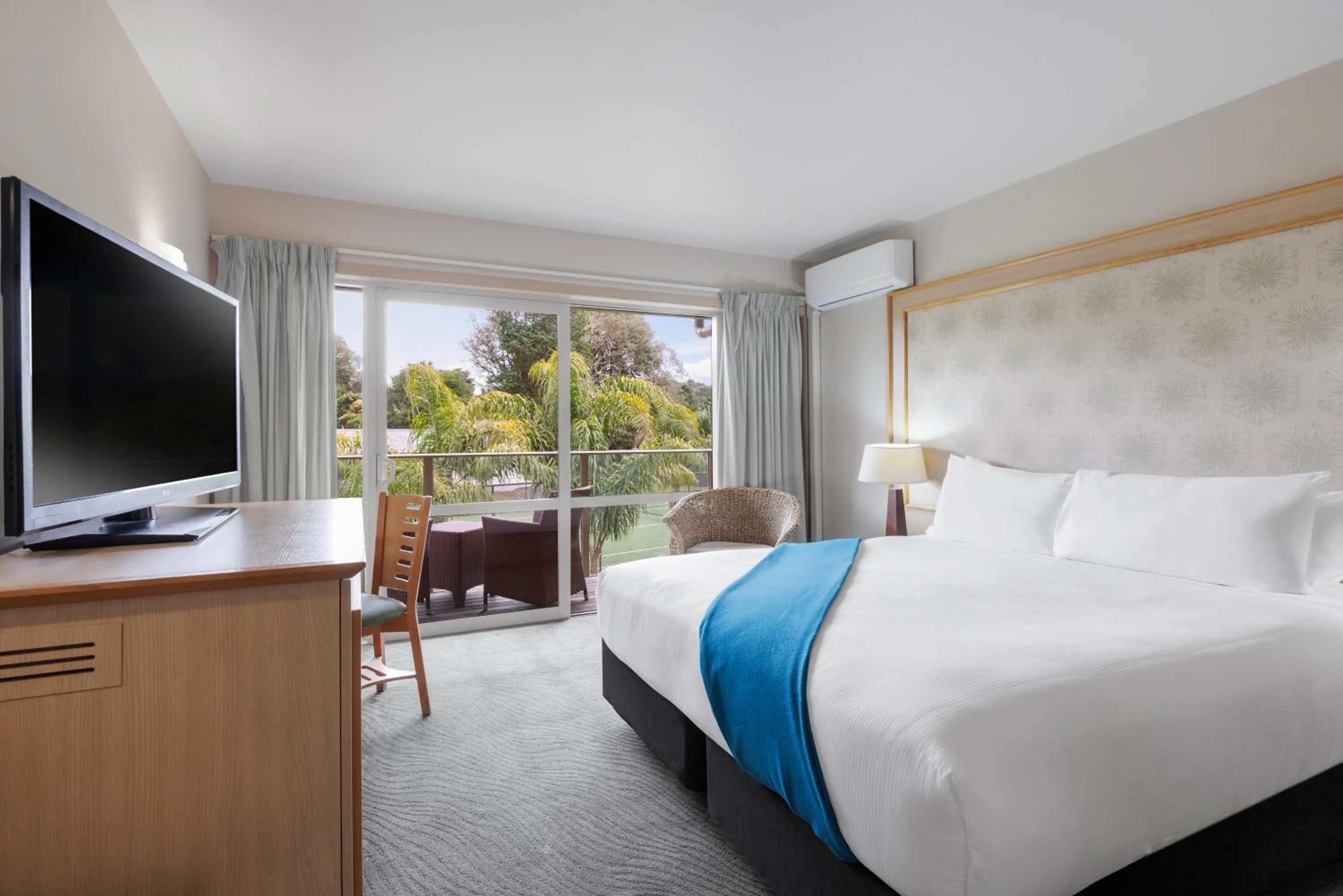 Bed in Copthorne Hotel & Resort Bay Of Islands