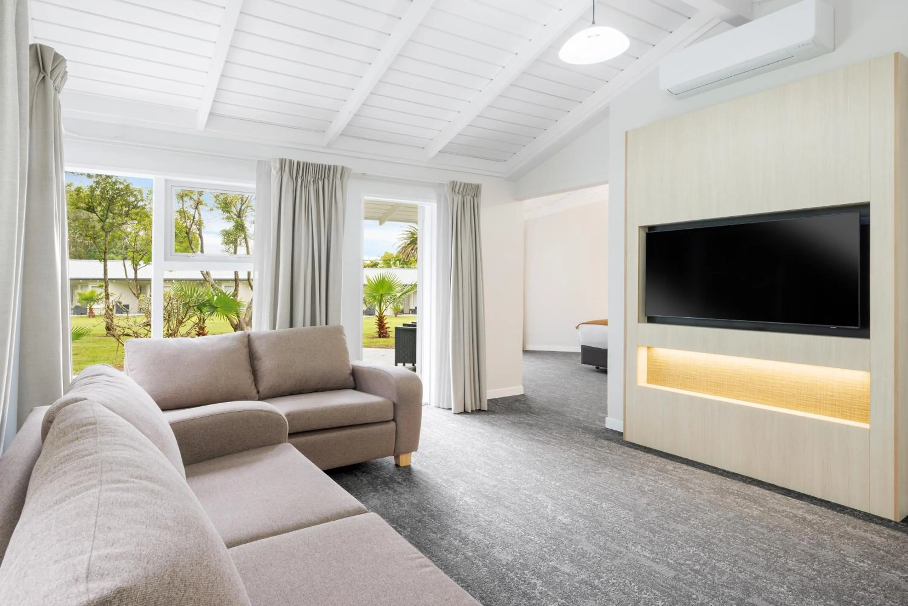 TV and multimedia in Copthorne Hotel & Resort Bay Of Islands